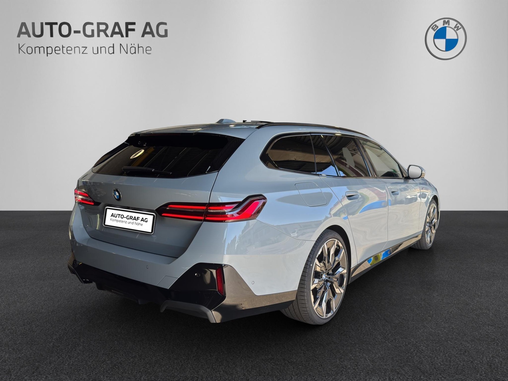 BMW 520d xDrive Touring M Sport Pro-image-4