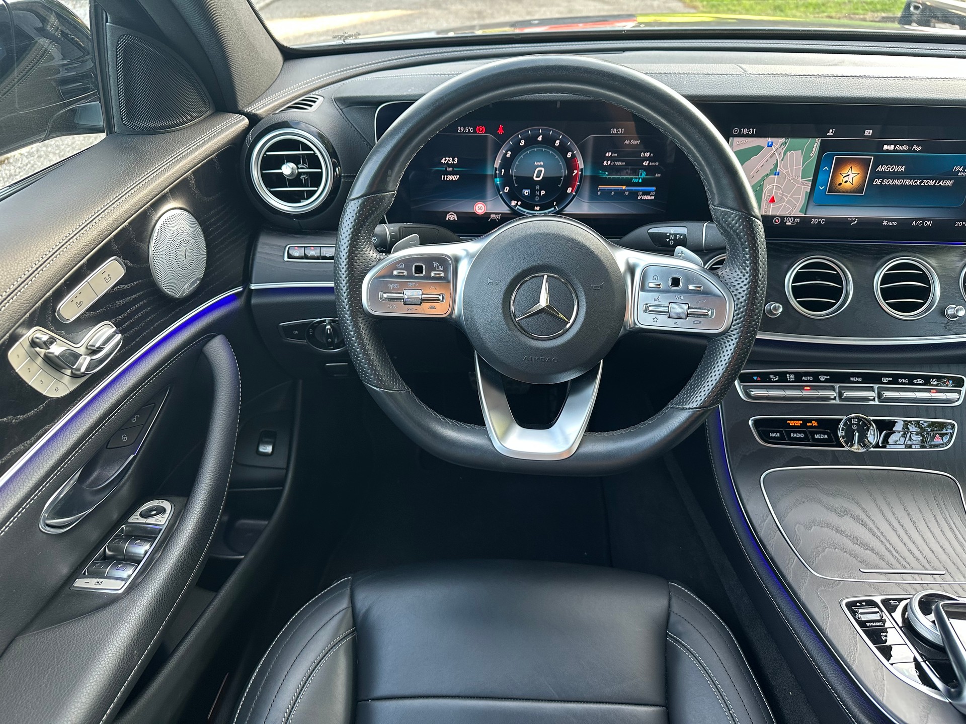 MERCEDES-BENZ E 200 AMG Line 4Matic 9G-Tronic-image-8