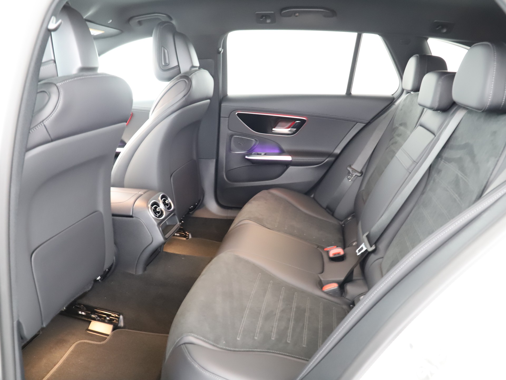 MERCEDES-BENZ C 220 d T 4 M Swiss Star-image-10