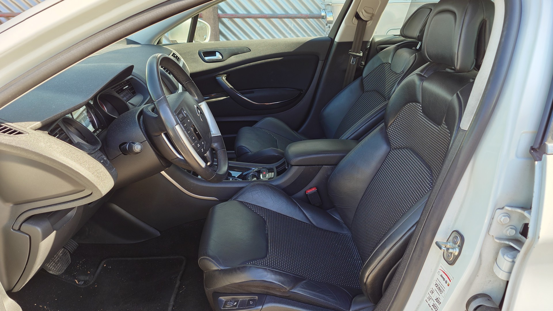 CITROEN C5 Berline 1.6 Turbo Exclusive Automatic-image-12