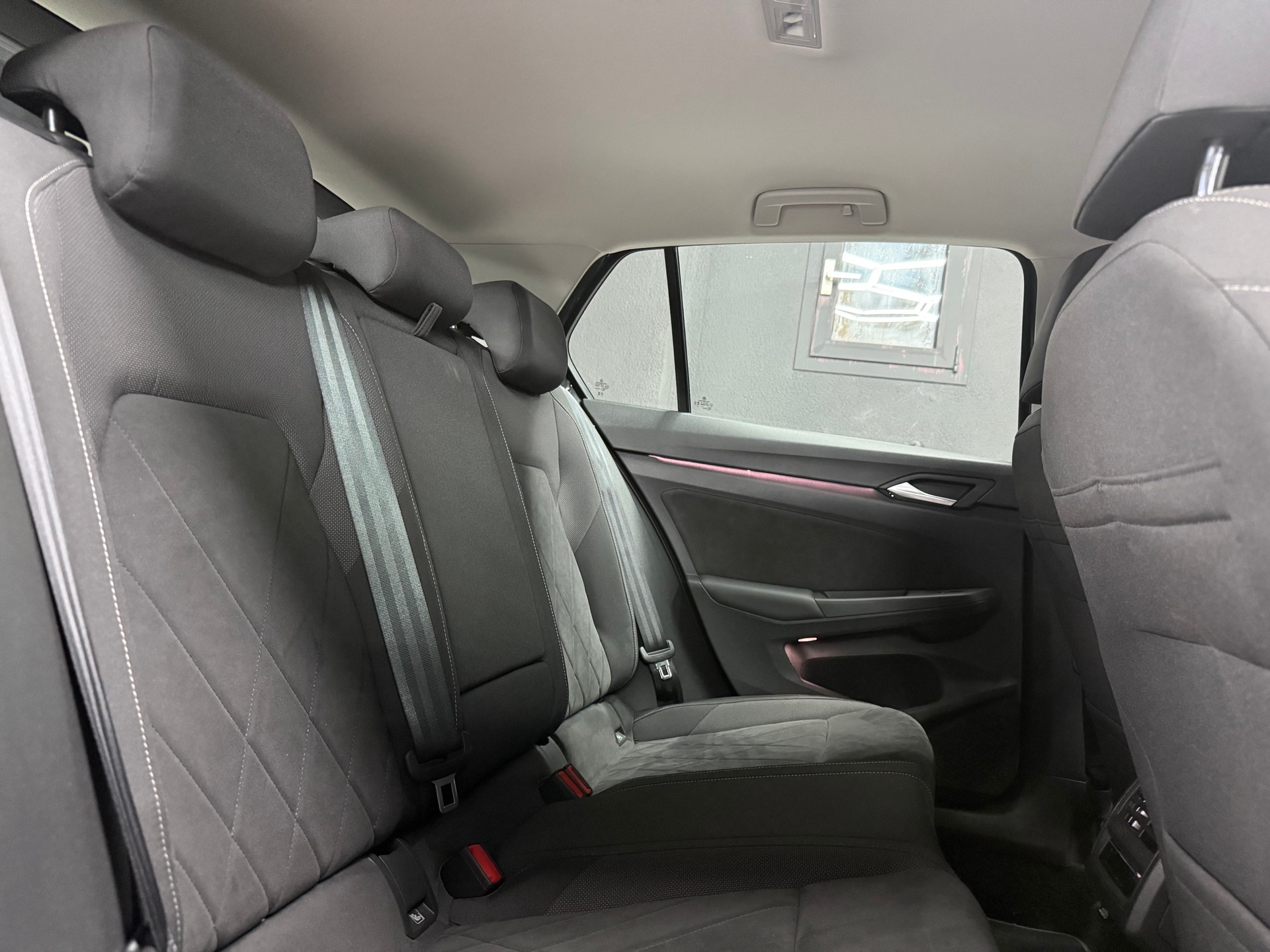 VW Golf 2.0 TSI Style DSG-image-11