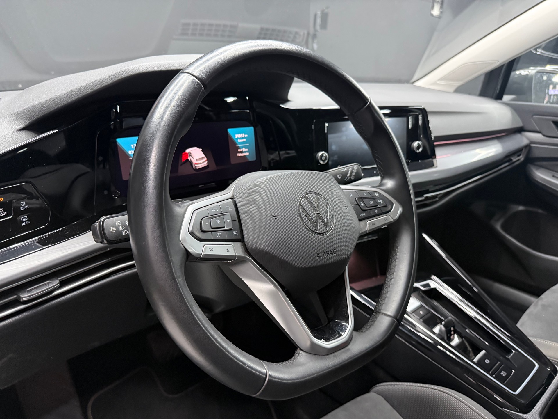 VW Golf 2.0 TSI Style DSG-image-18