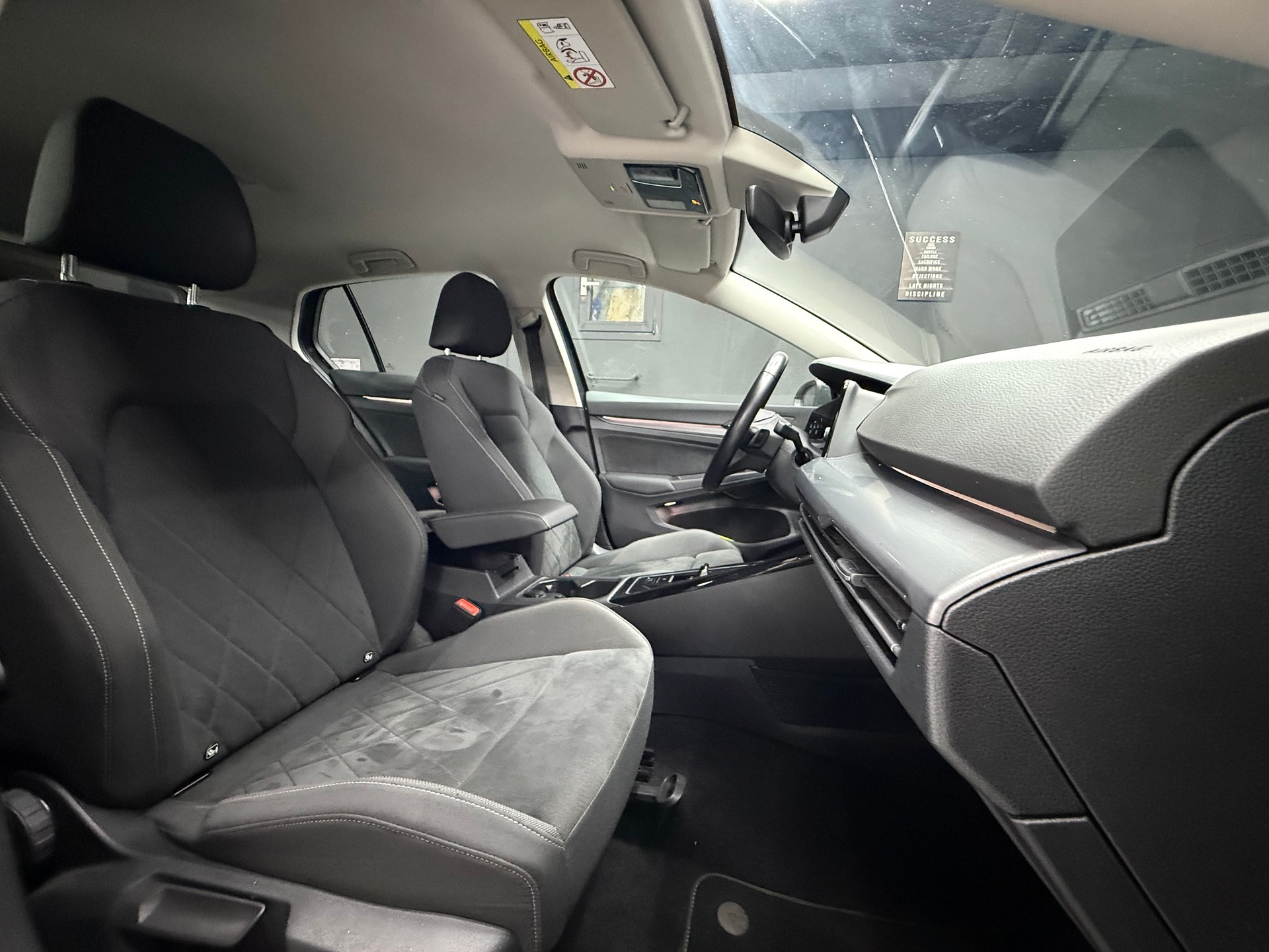 VW Golf 2.0 TSI Style DSG-image-14
