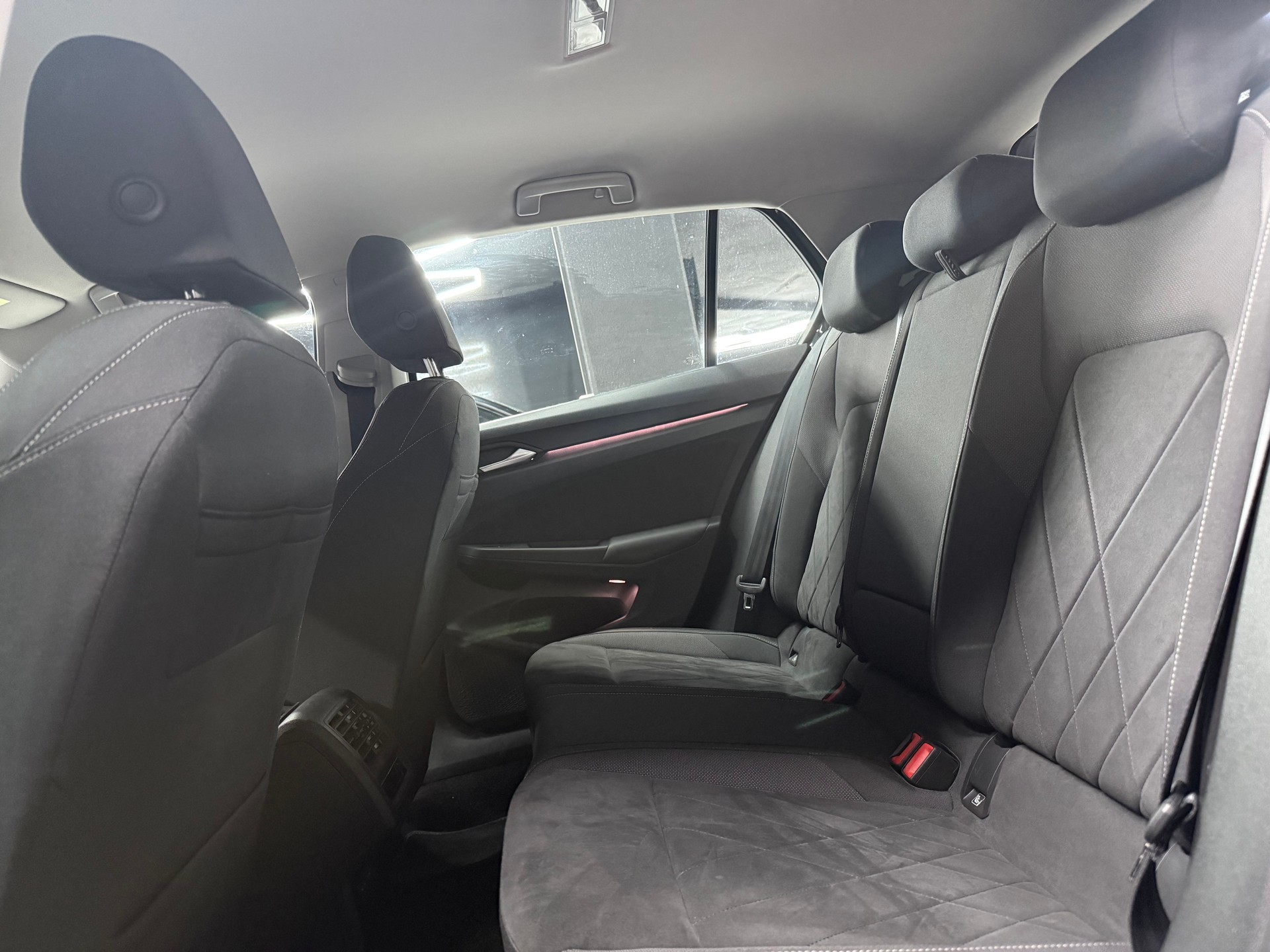 VW Golf 2.0 TSI Style DSG-image-8