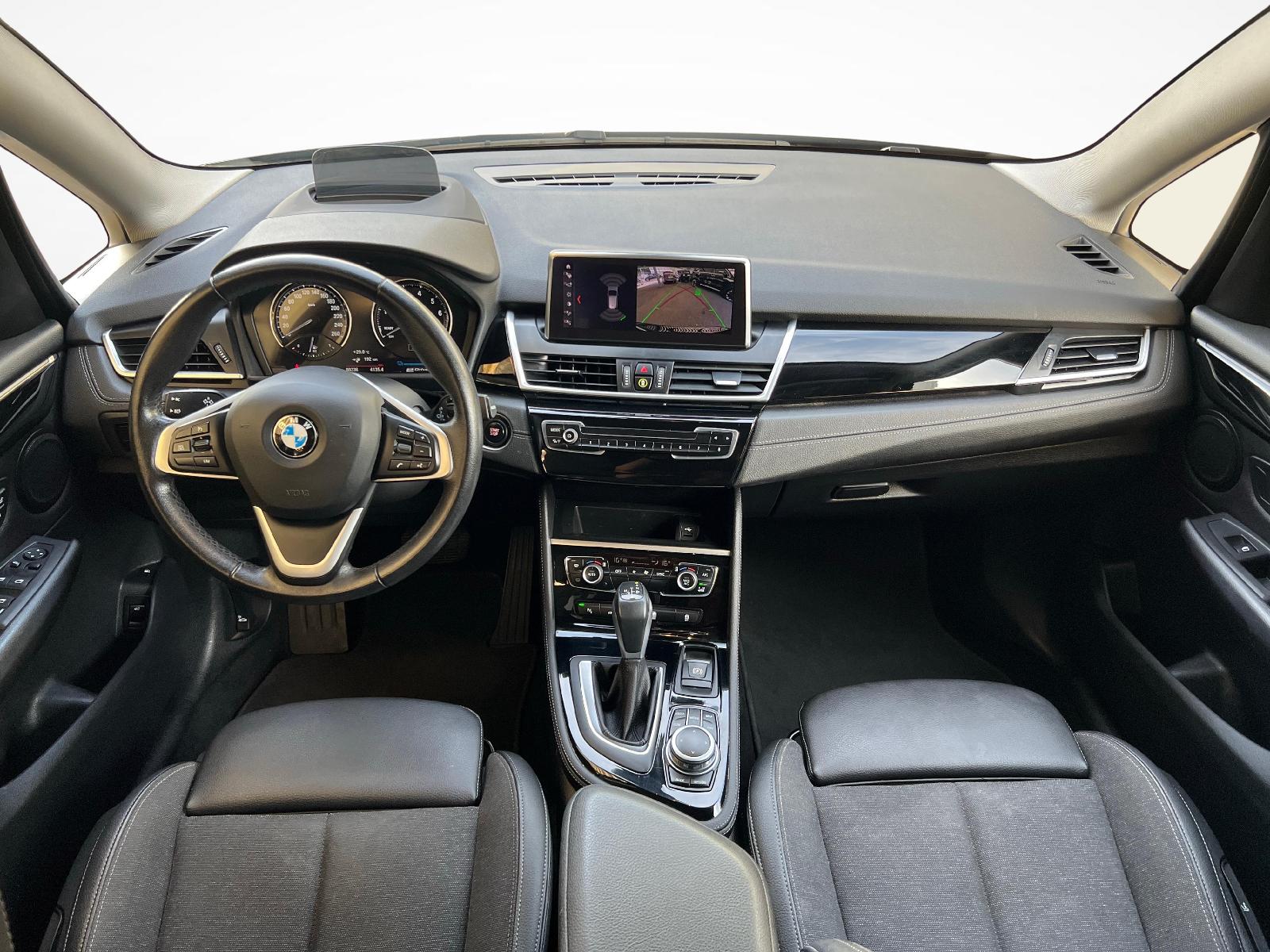 BMW 225xe Active Tourer-image-8