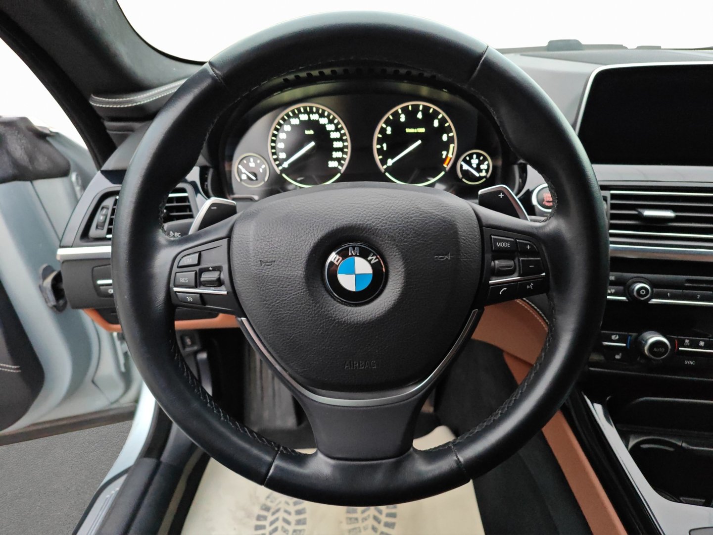 BMW 650i Gran Coupé xDrive – 450 ch V8 – Individual Alcantara, caméra [Expertisé + Garantie 12 mois]-image-10