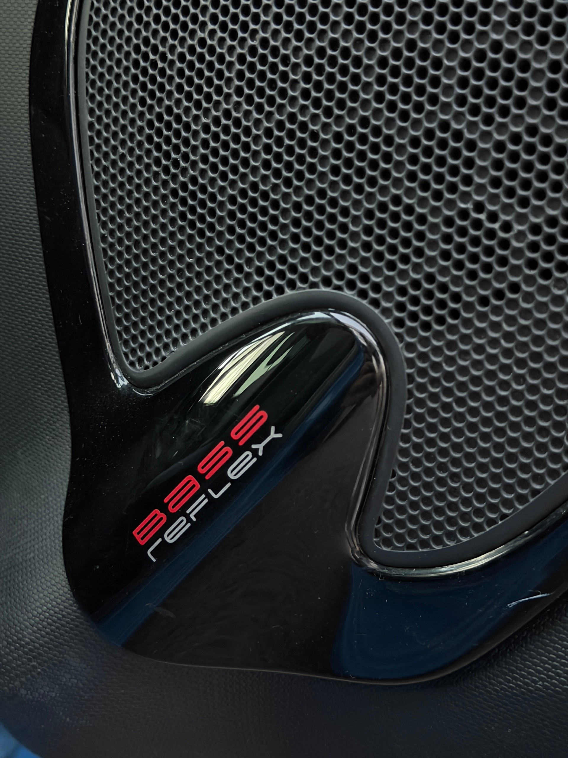 RENAULT Clio 0.9 12V Swiss Edition-image-10