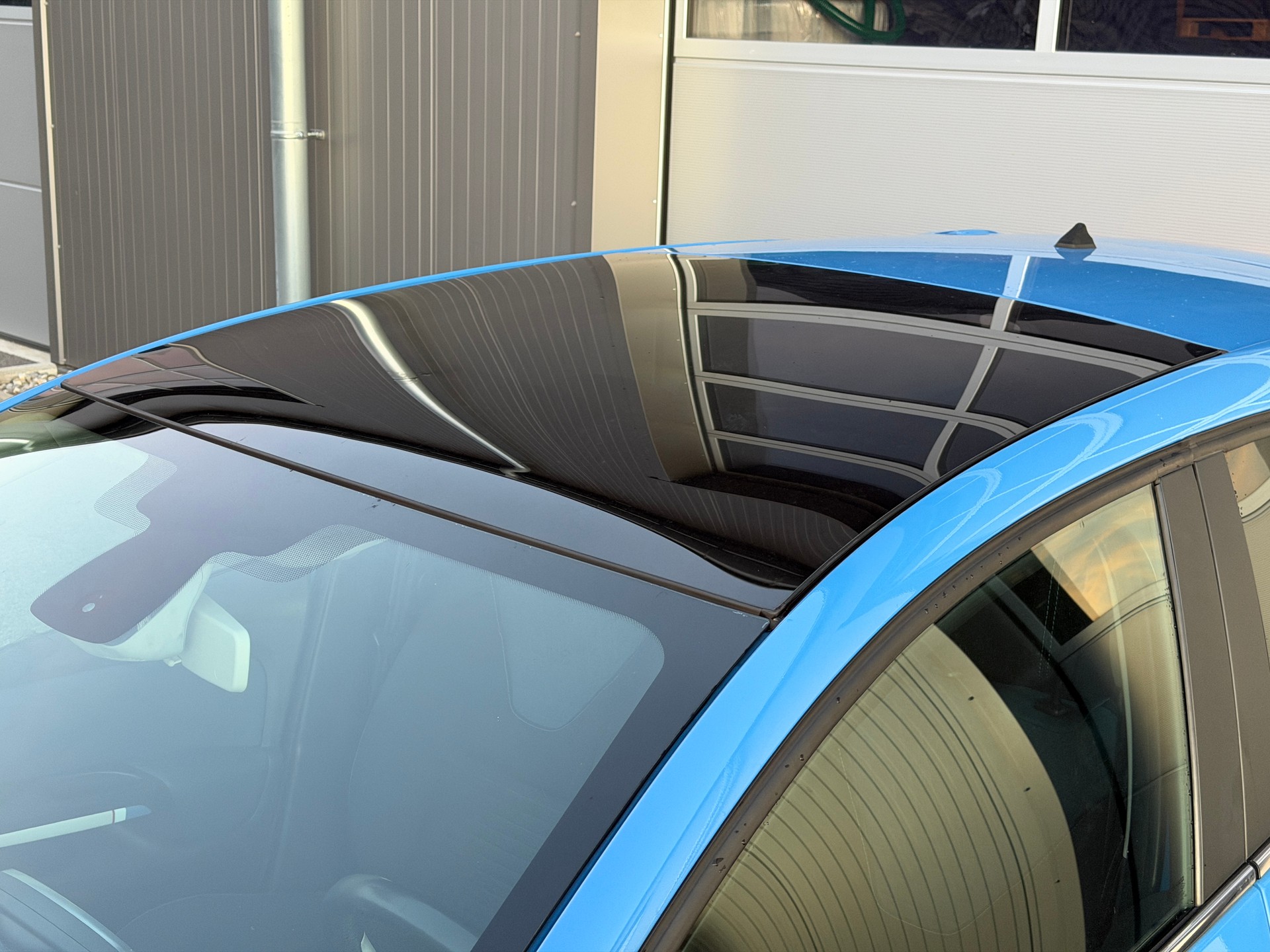 RENAULT Clio 0.9 12V Swiss Edition-image-6