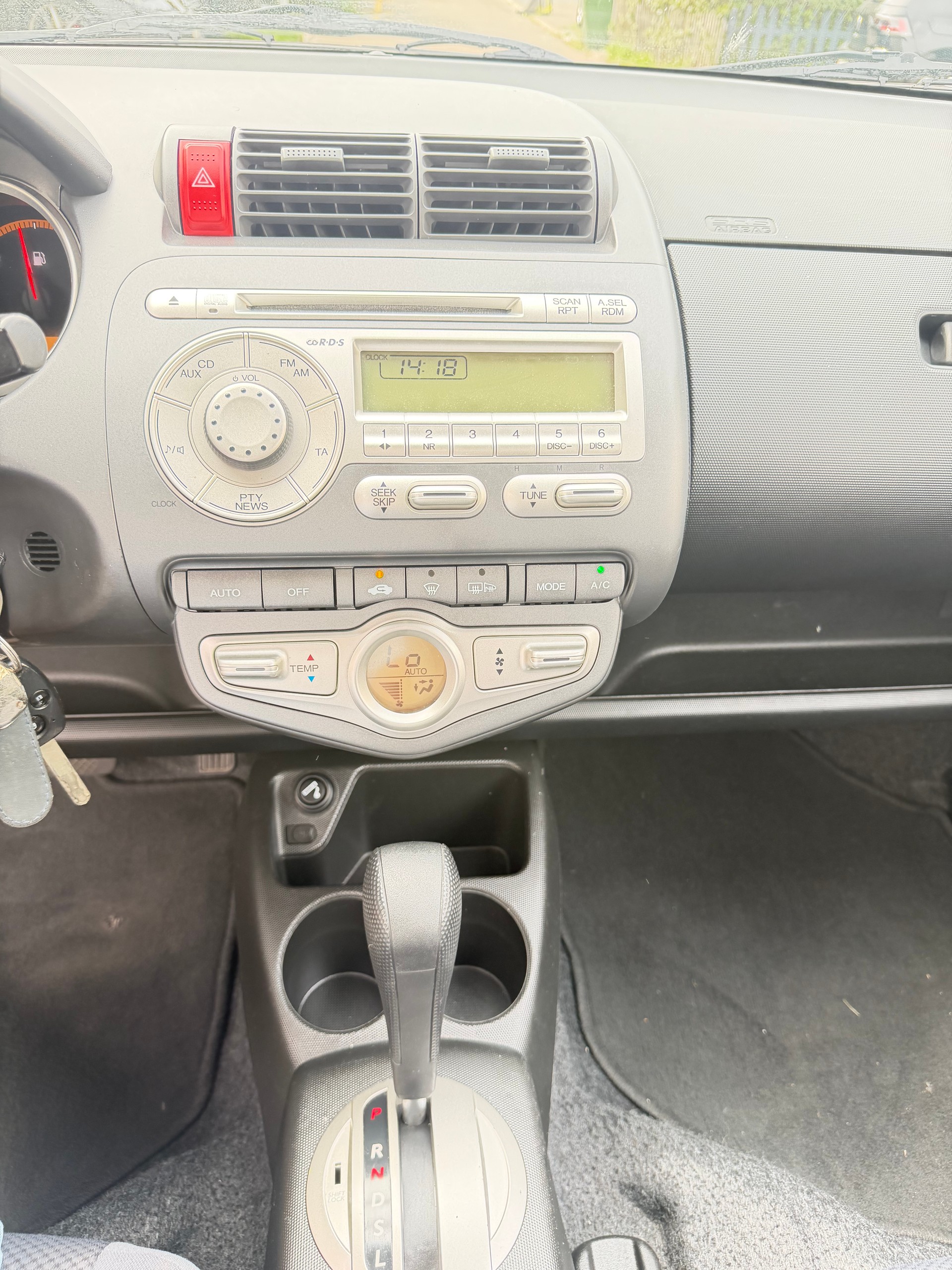 HONDA Jazz 1.4i LS Formula 1 CVT/ FRISCH AB MFK & SERVICE-image-9
