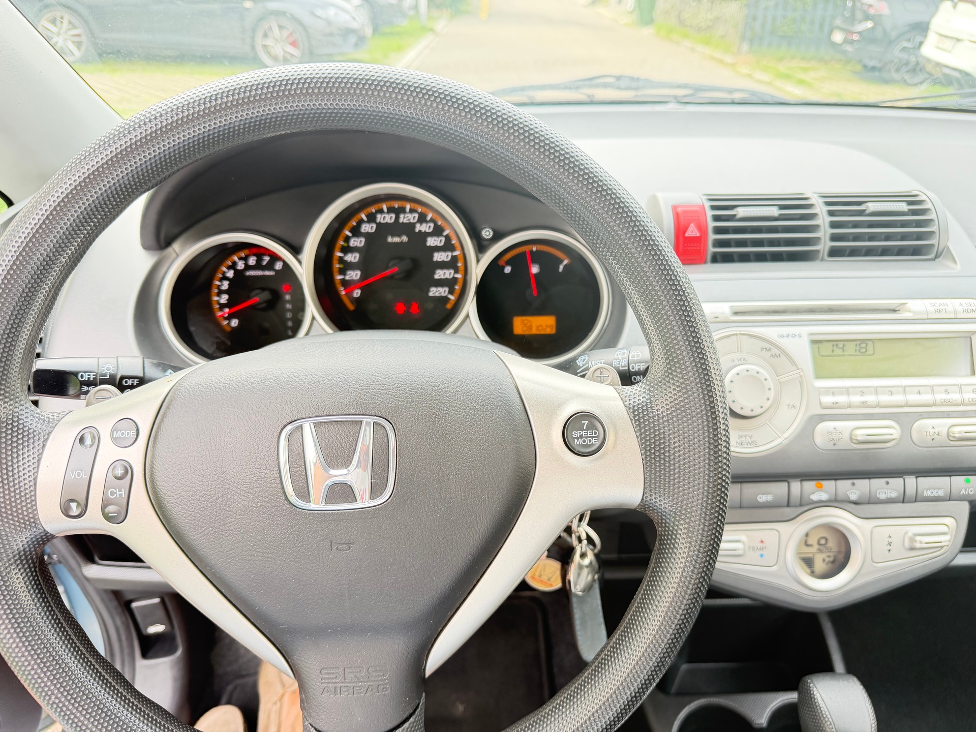 HONDA Jazz 1.4i LS Formula 1 CVT/ FRISCH AB MFK & SERVICE-image-10