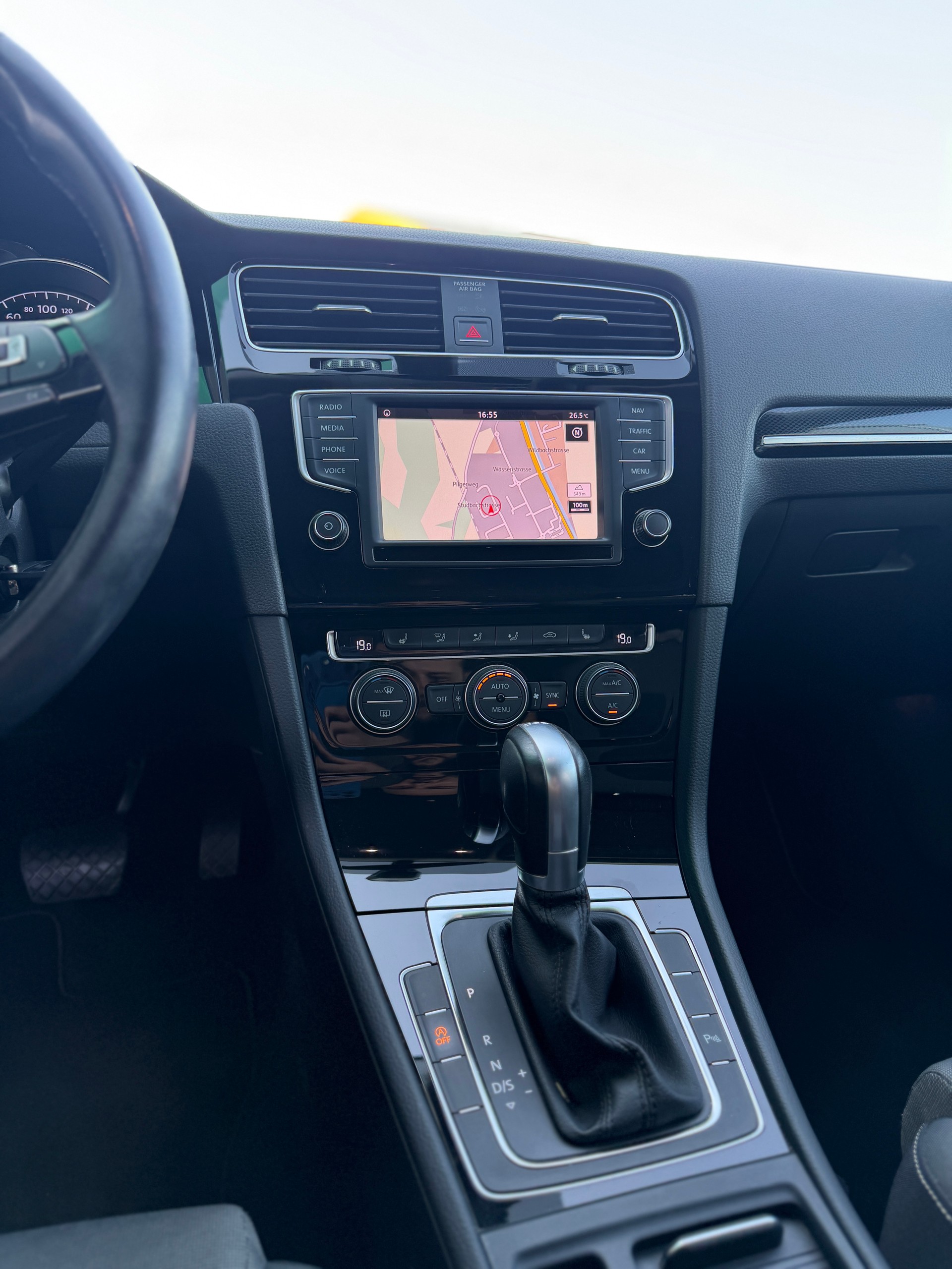 VW Golf Variant 1.4 TSI Comfortline DSG-image-10