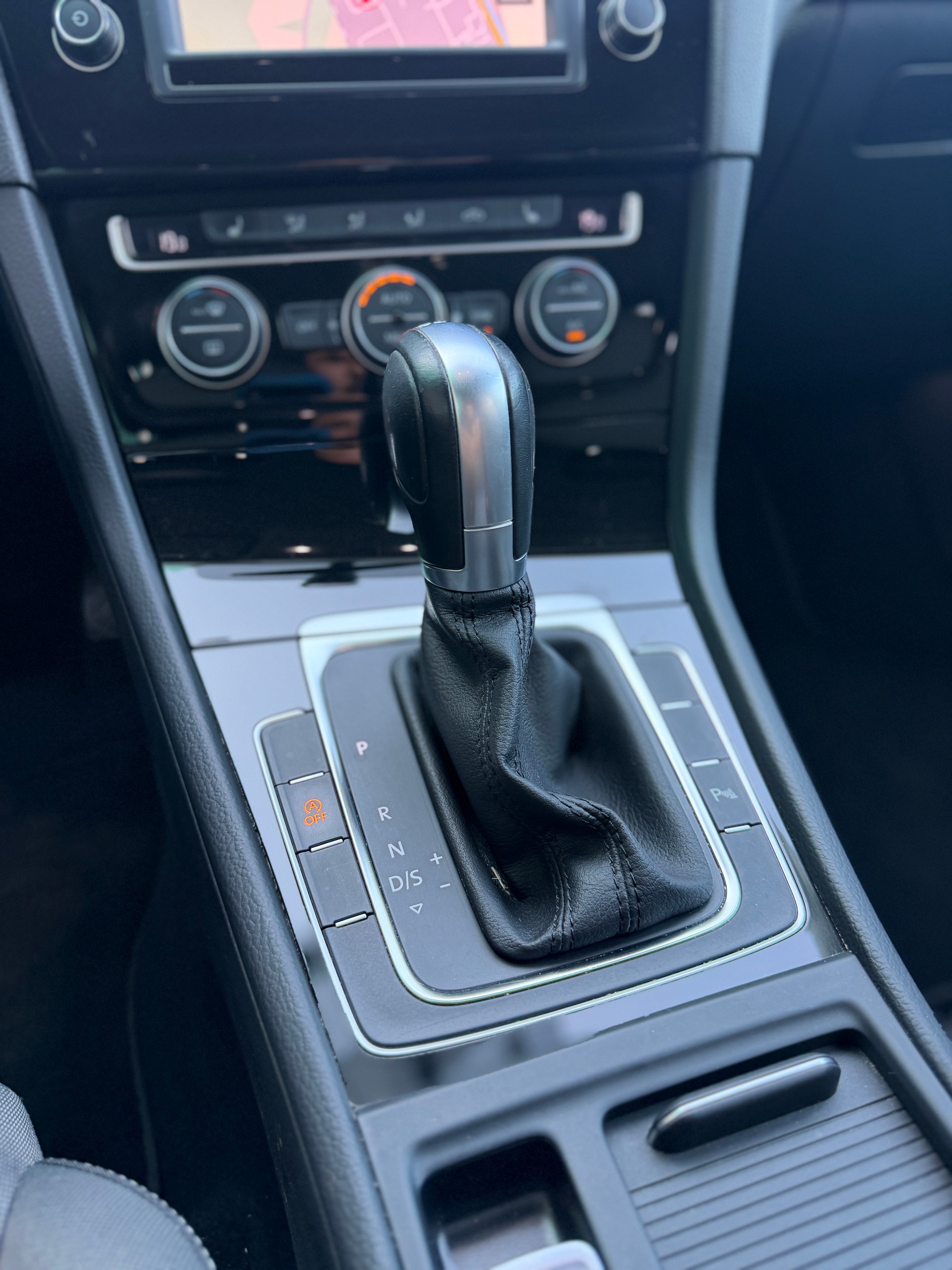 VW Golf Variant 1.4 TSI Comfortline DSG-image-11