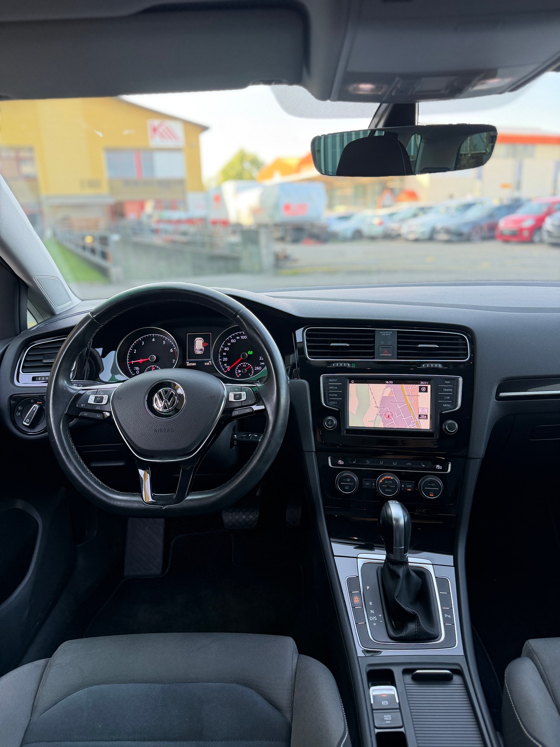 VW Golf Variant 1.4 TSI Comfortline DSG-image-8