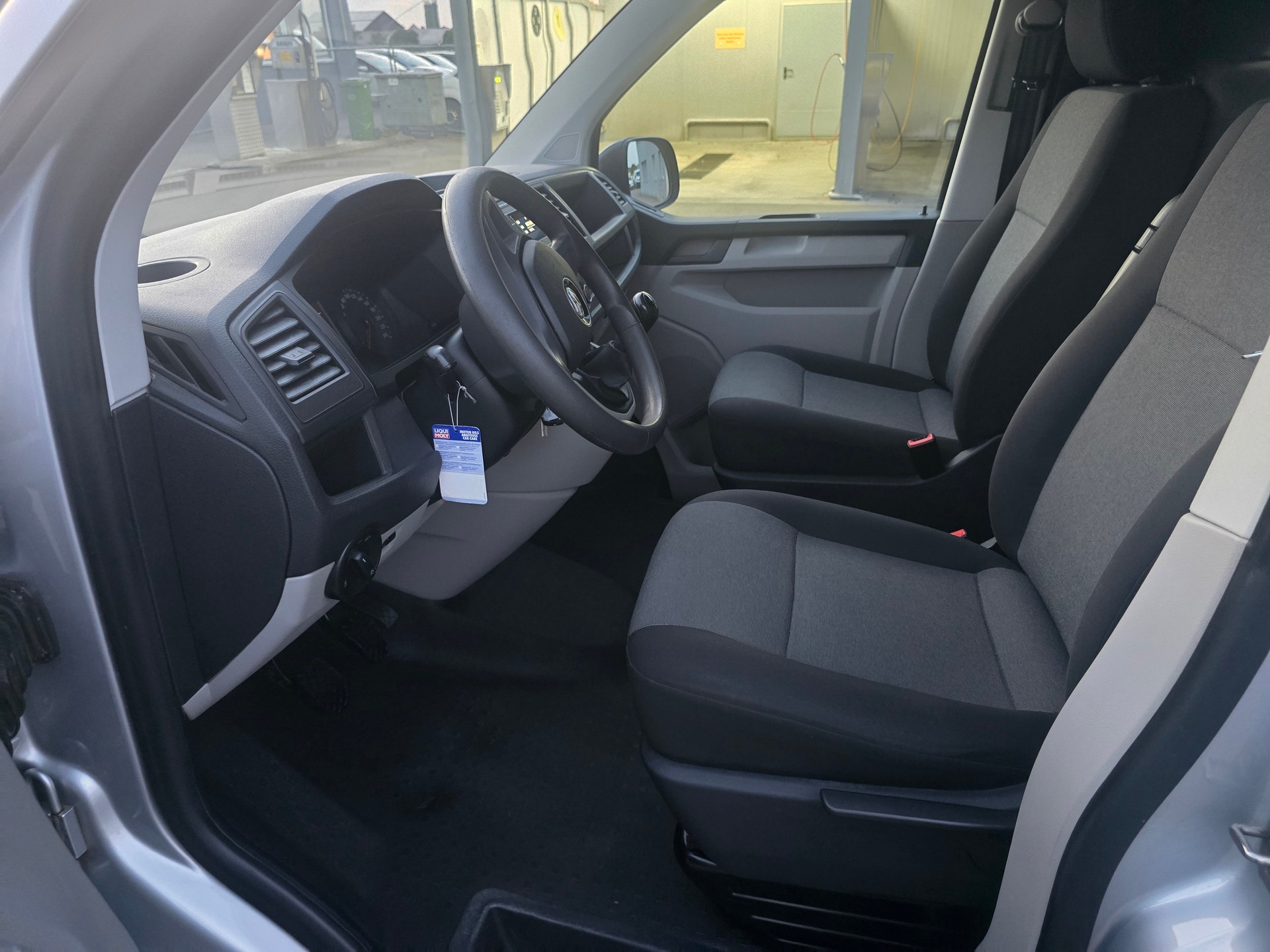 VW T6 2.0 TDI Entry-image-6