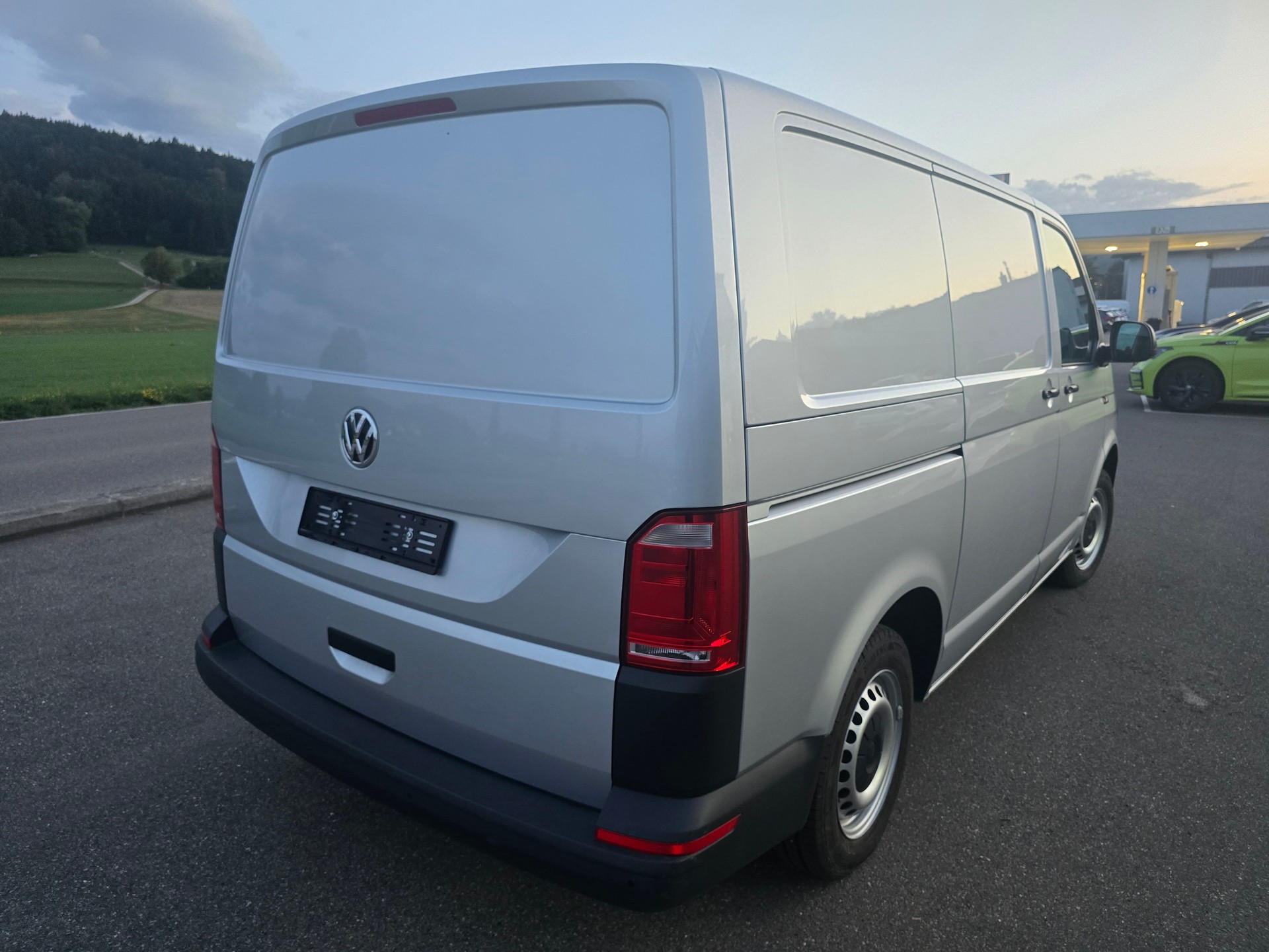 VW T6 2.0 TDI Entry-image-2