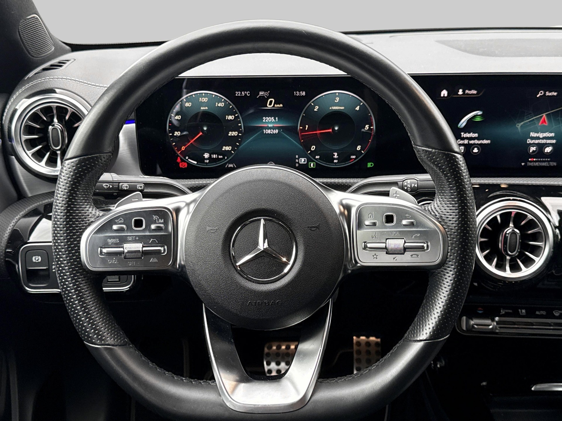 MERCEDES-BENZ CLA 220 d 4Matic AMG Line-image-10