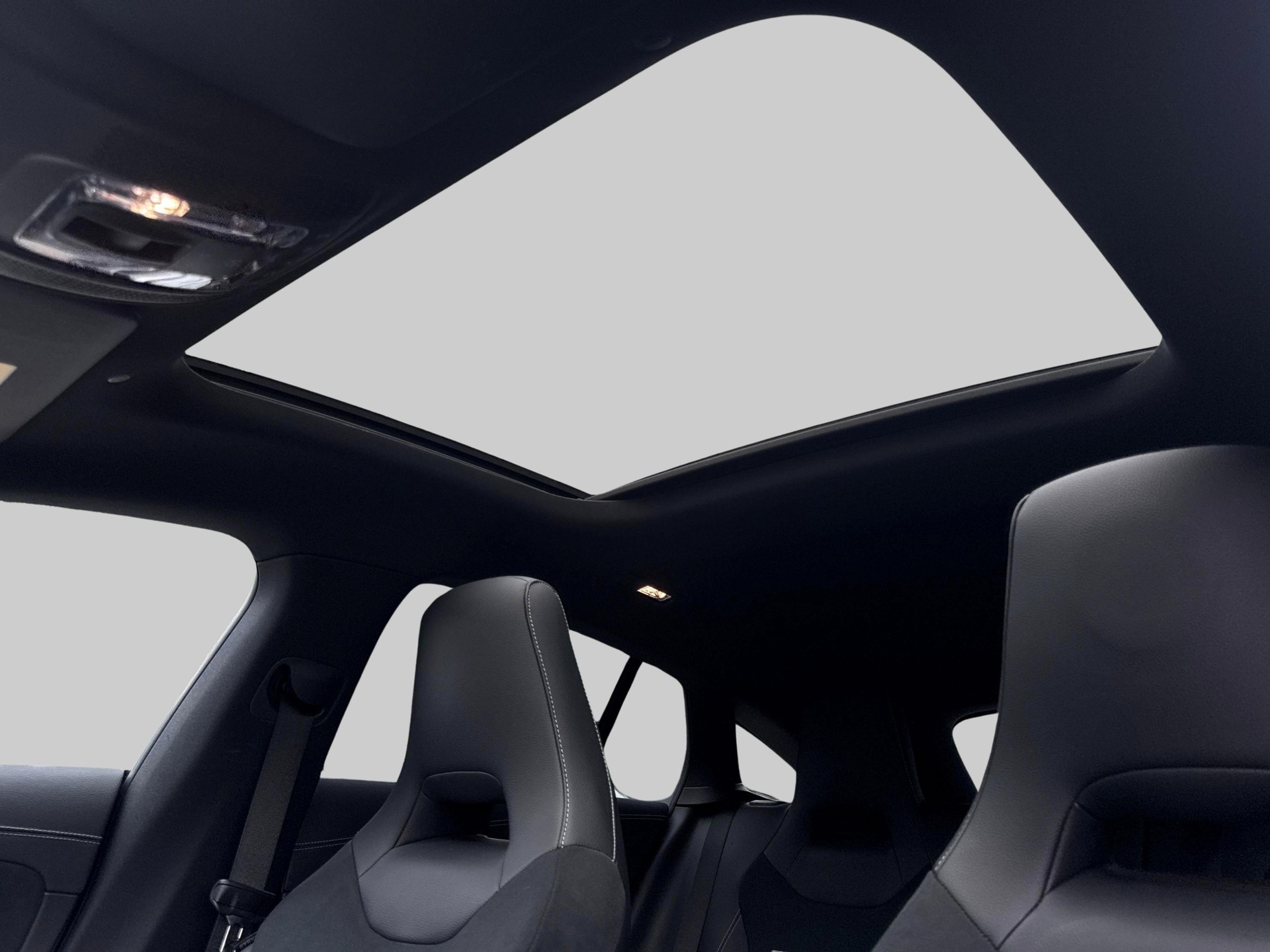 MERCEDES-BENZ CLA 220 d 4Matic AMG Line-image-21