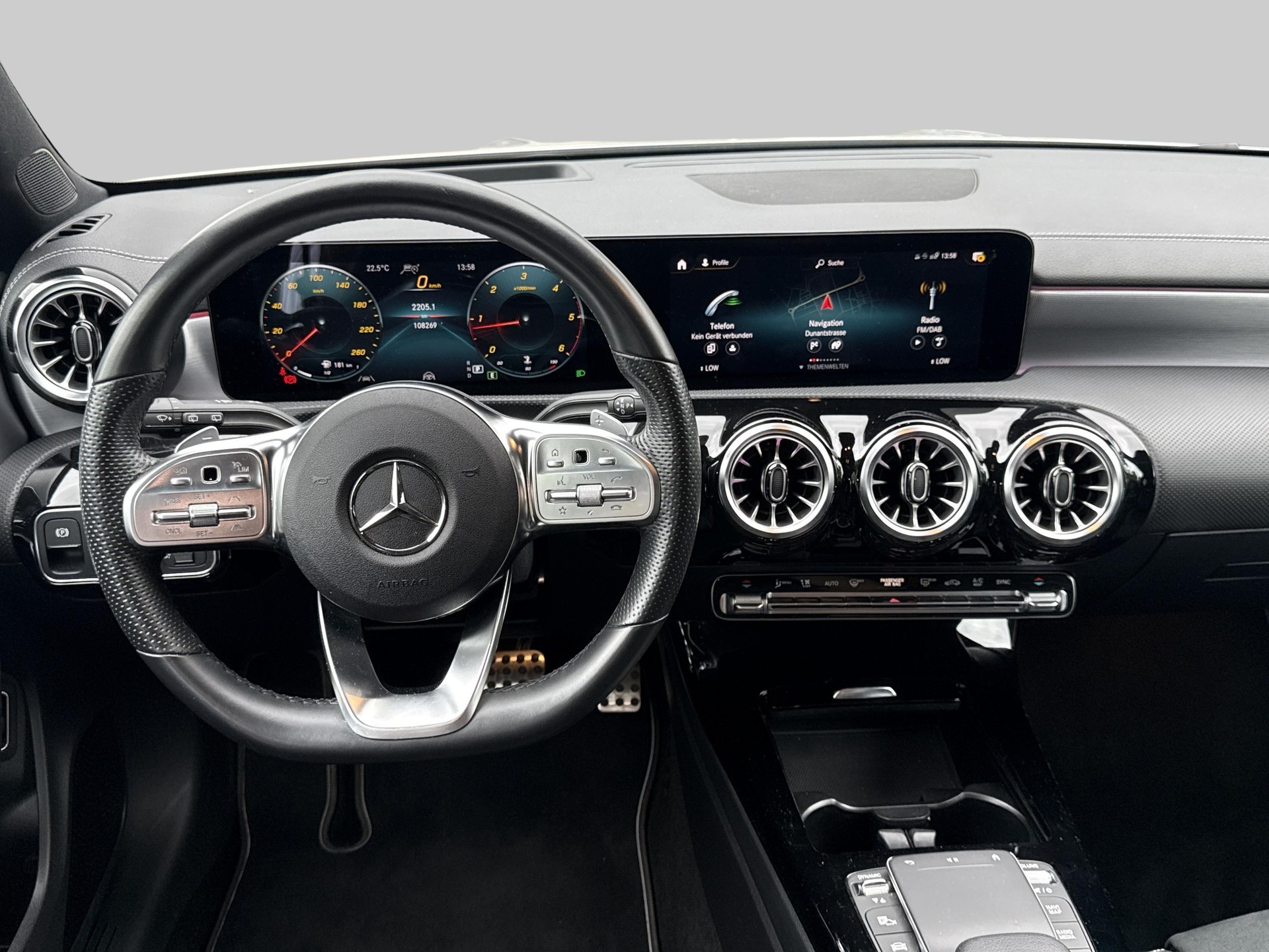 MERCEDES-BENZ CLA 220 d 4Matic AMG Line-image-9