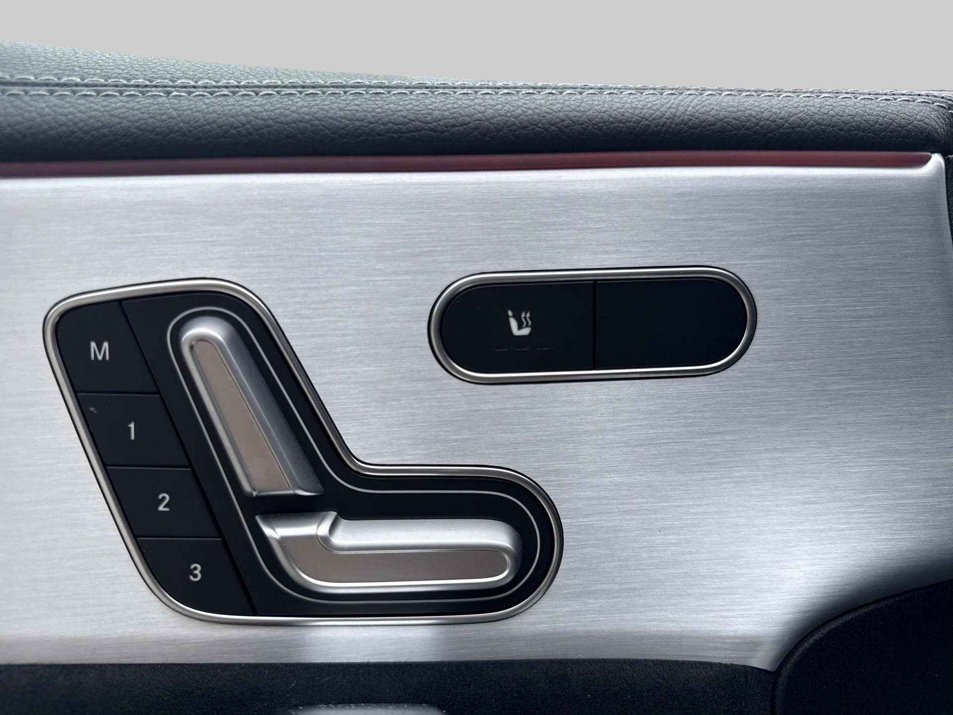 MERCEDES-BENZ CLA 220 d 4Matic AMG Line-image-20
