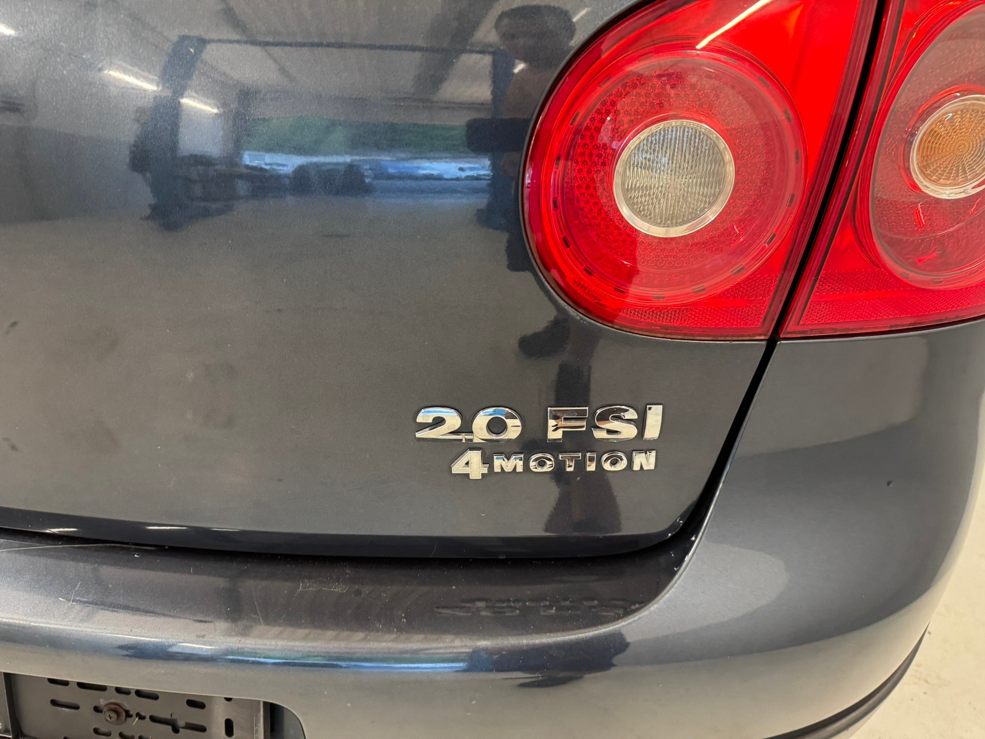 VW Golf 2.0 FSI Sportline 4Motion-image-4