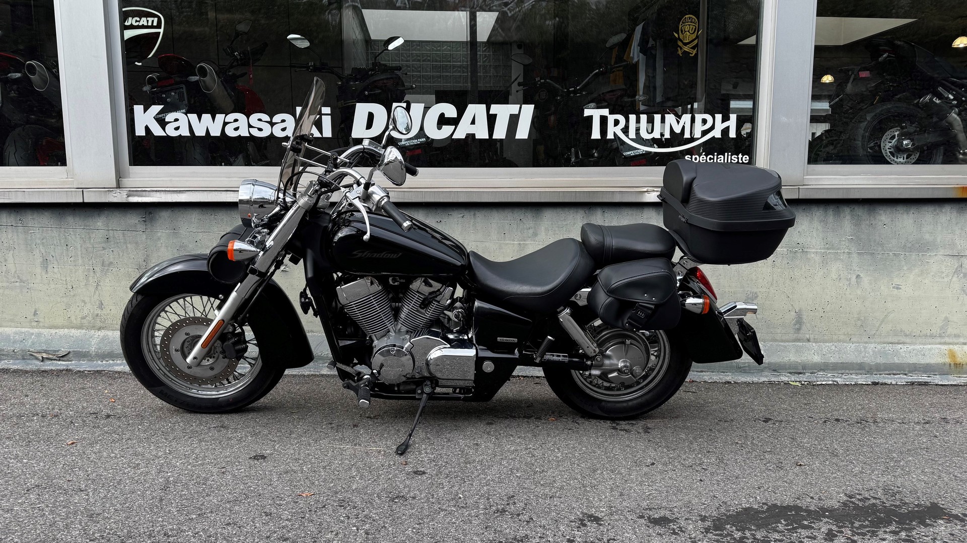 HONDA VT 750 C-showroom-element-1