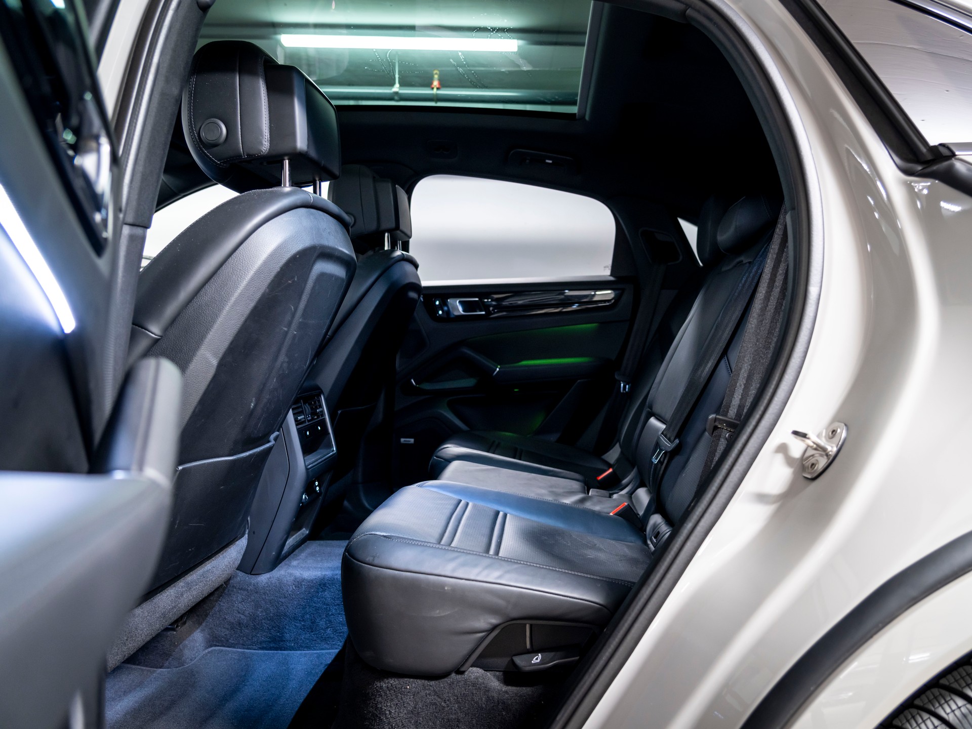 PORSCHE Cayenne Coupé E-Hybrid-image-21