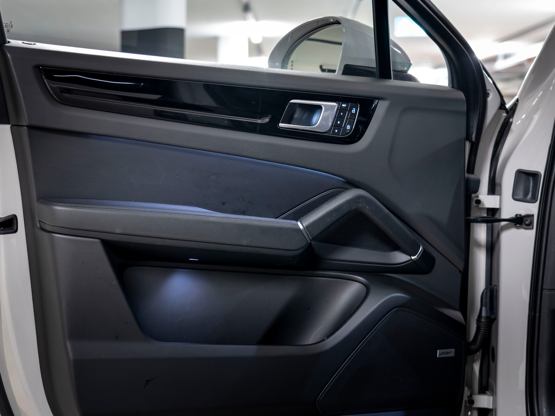 PORSCHE Cayenne Coupé E-Hybrid-image-20