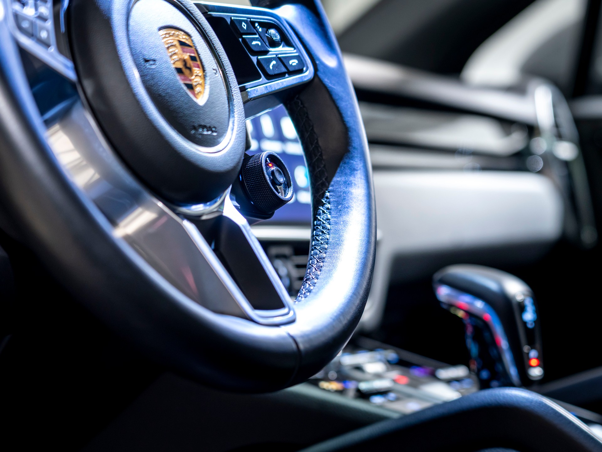 PORSCHE Cayenne Coupé E-Hybrid-image-16