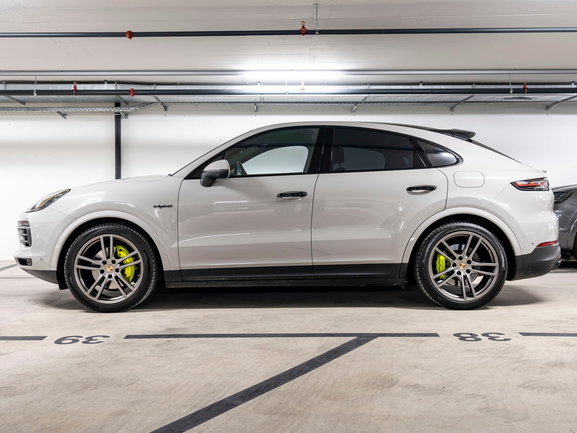PORSCHE Cayenne Coupé E-Hybrid-image-1