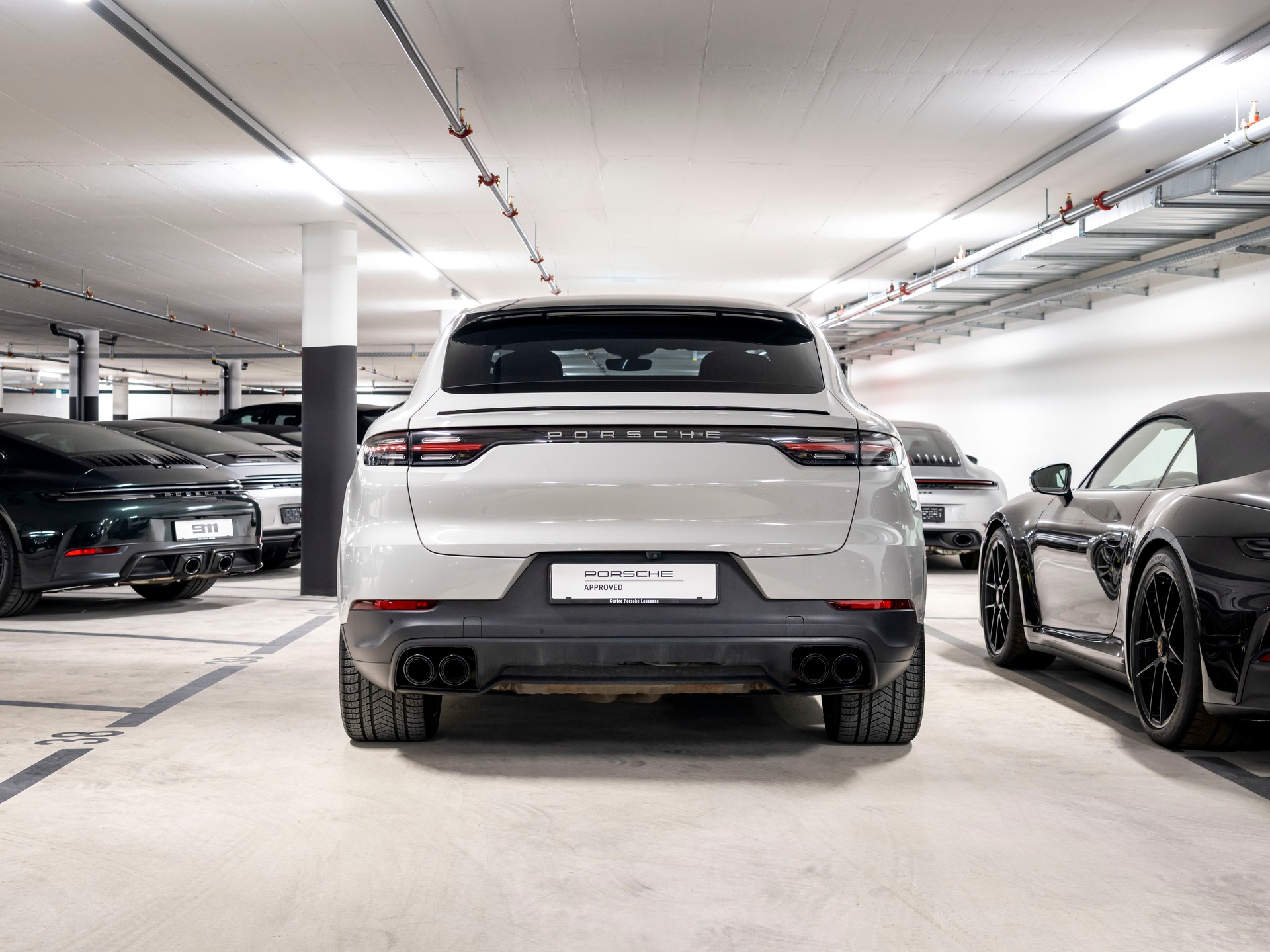 PORSCHE Cayenne Coupé E-Hybrid-image-4