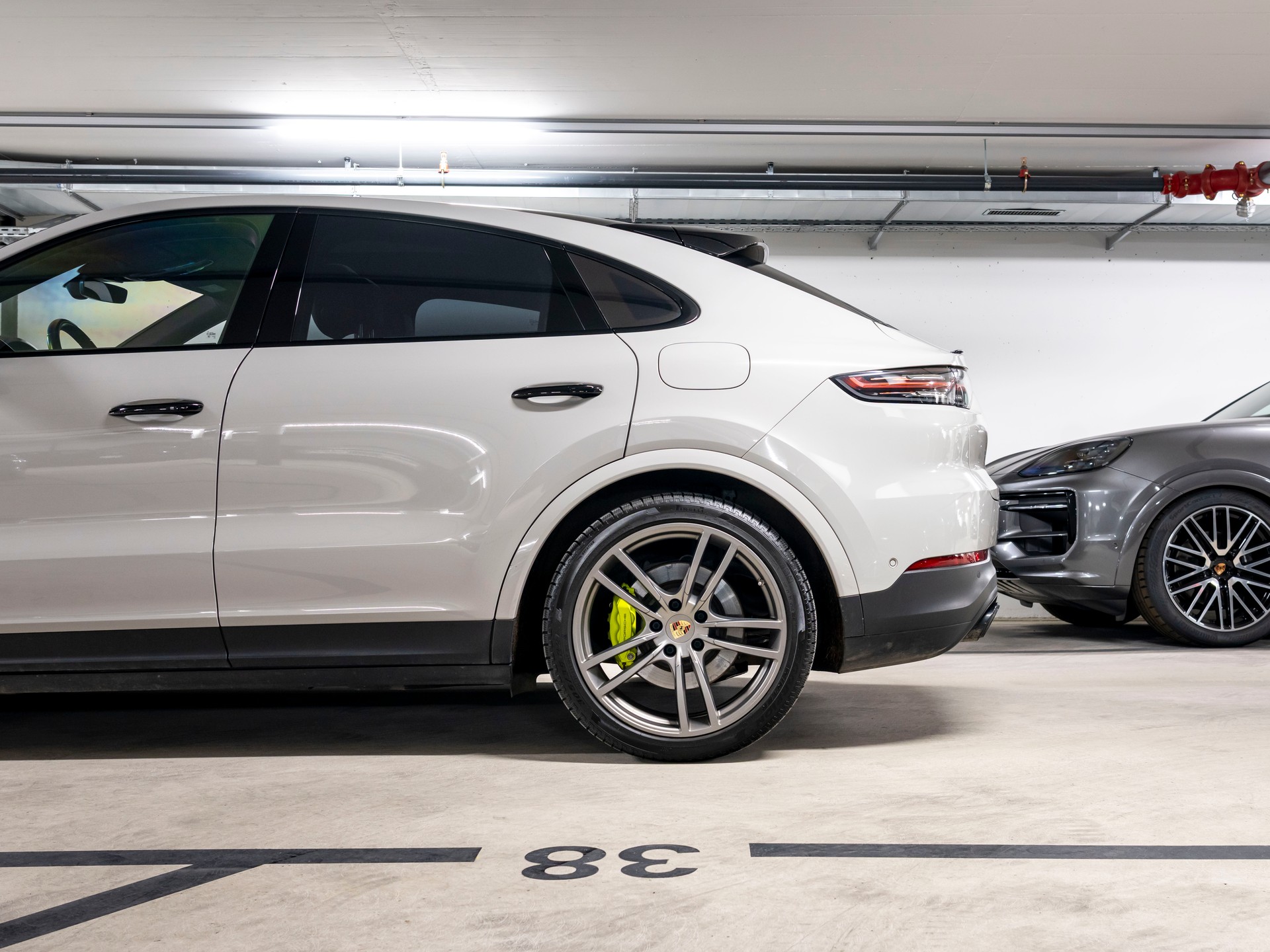 PORSCHE Cayenne Coupé E-Hybrid-image-6