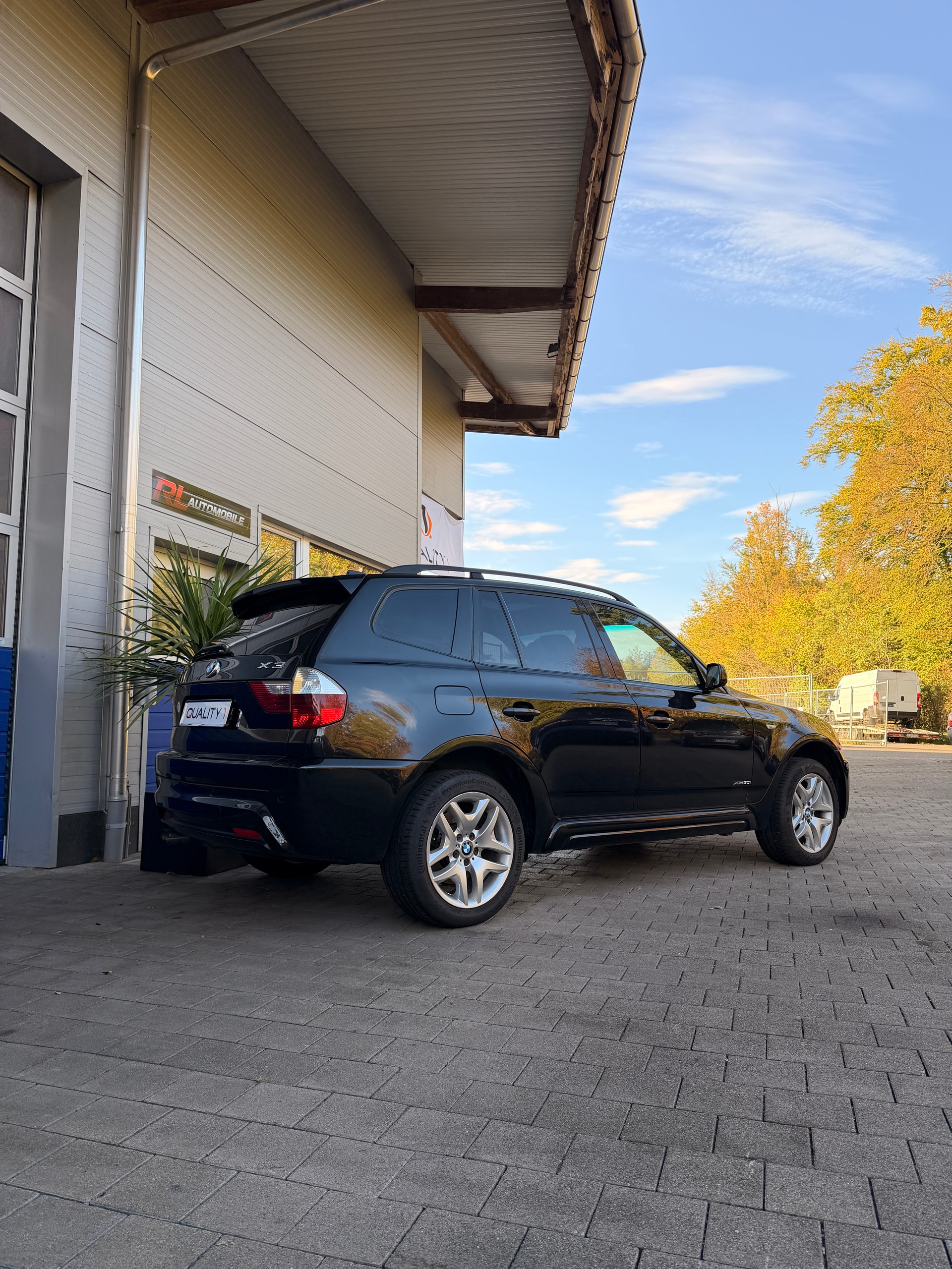 BMW 30i xDrive-image-2