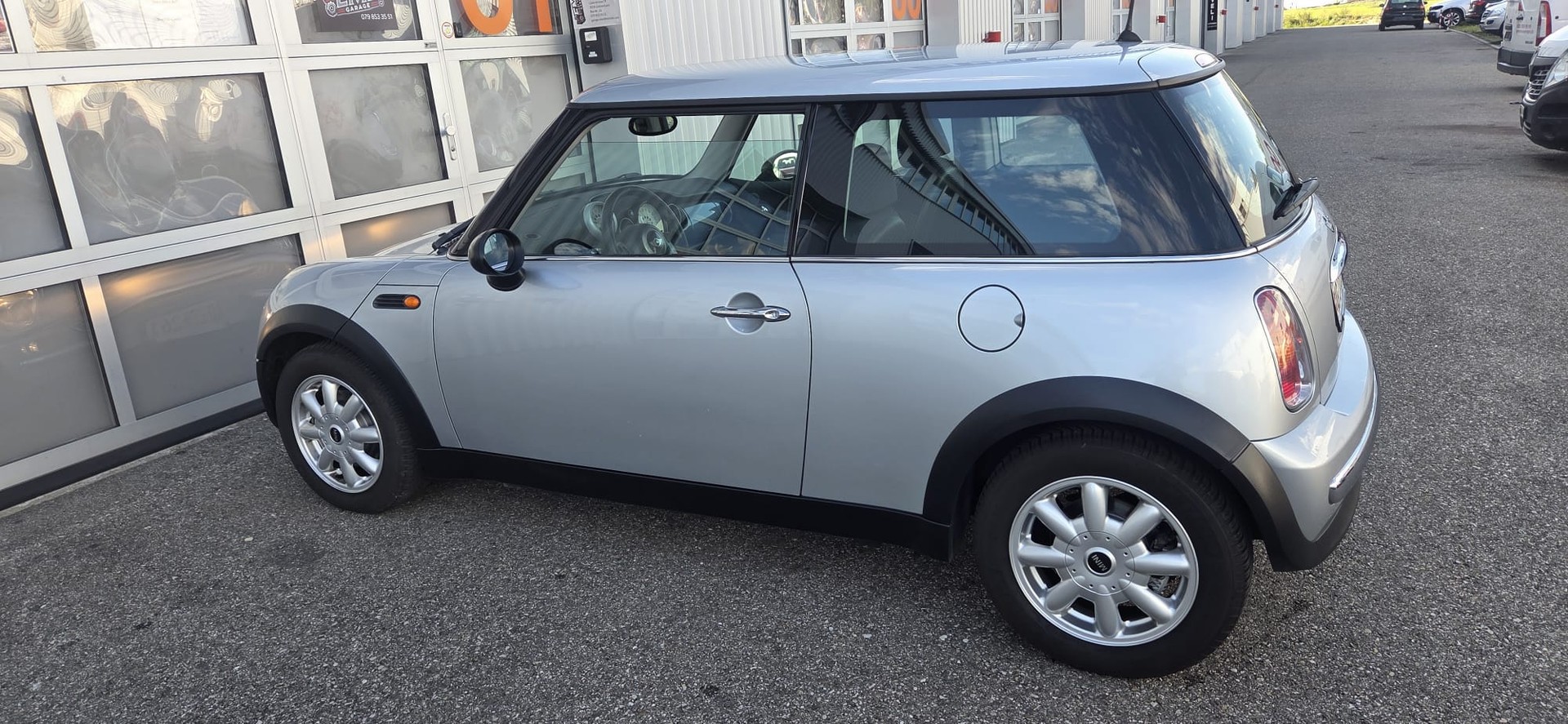 MINI One-image-3