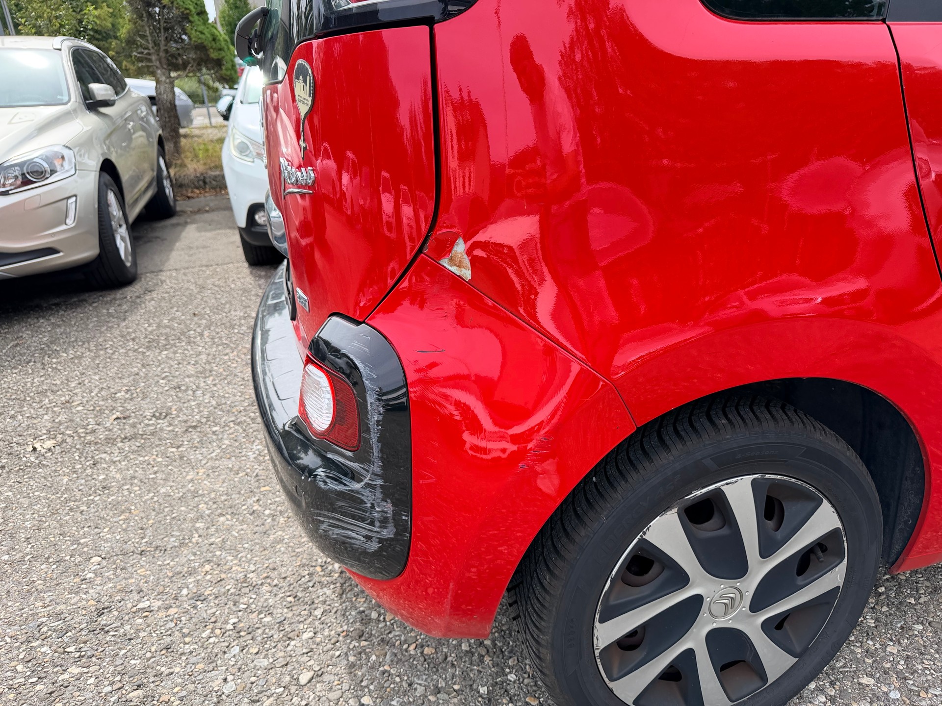 CITROEN C3 Picasso 1.6 HDi Exclusive EGS6-image-8