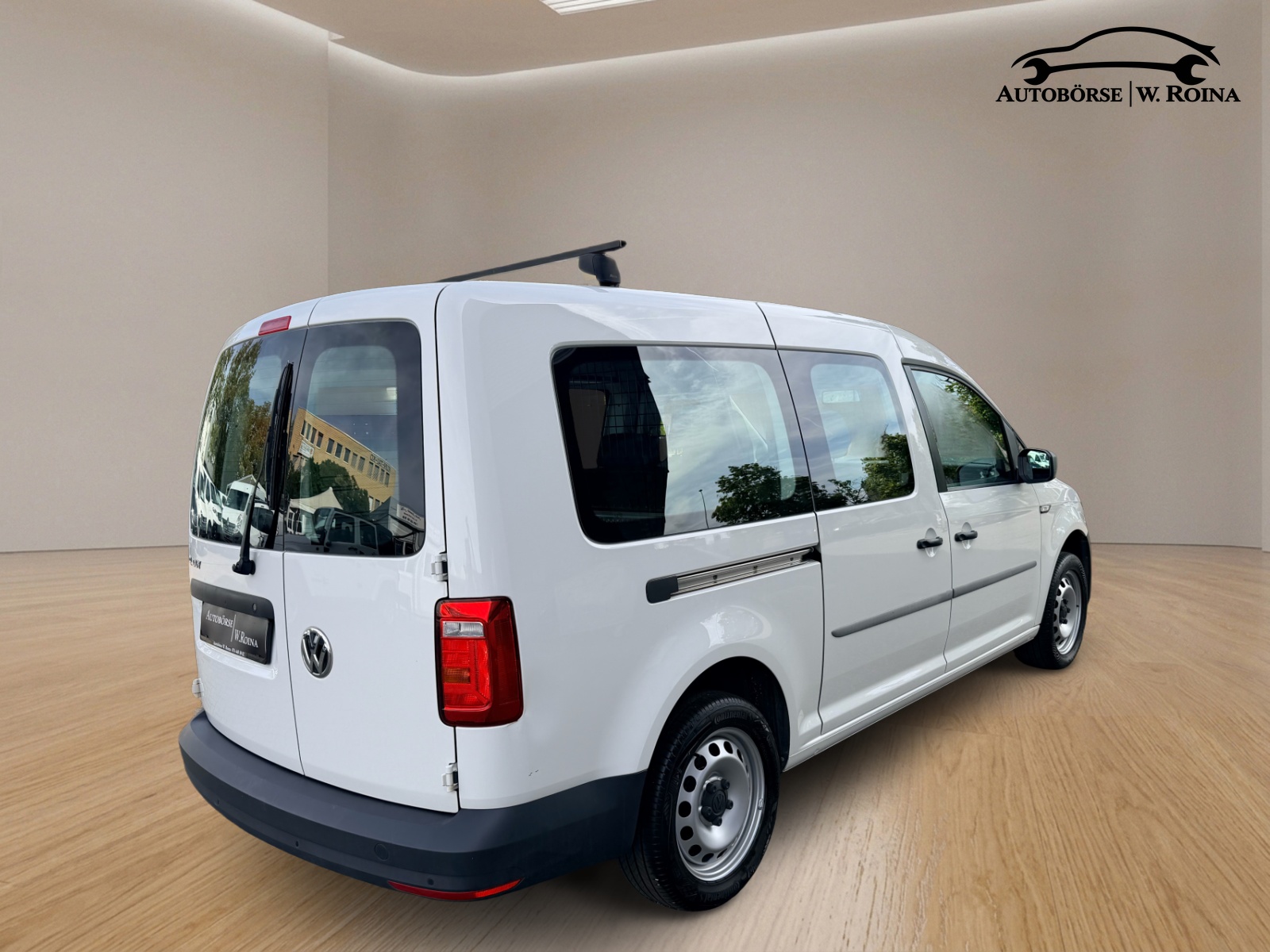 VW Caddy Maxi 1.4TSI BlueMotion Technology-image-2