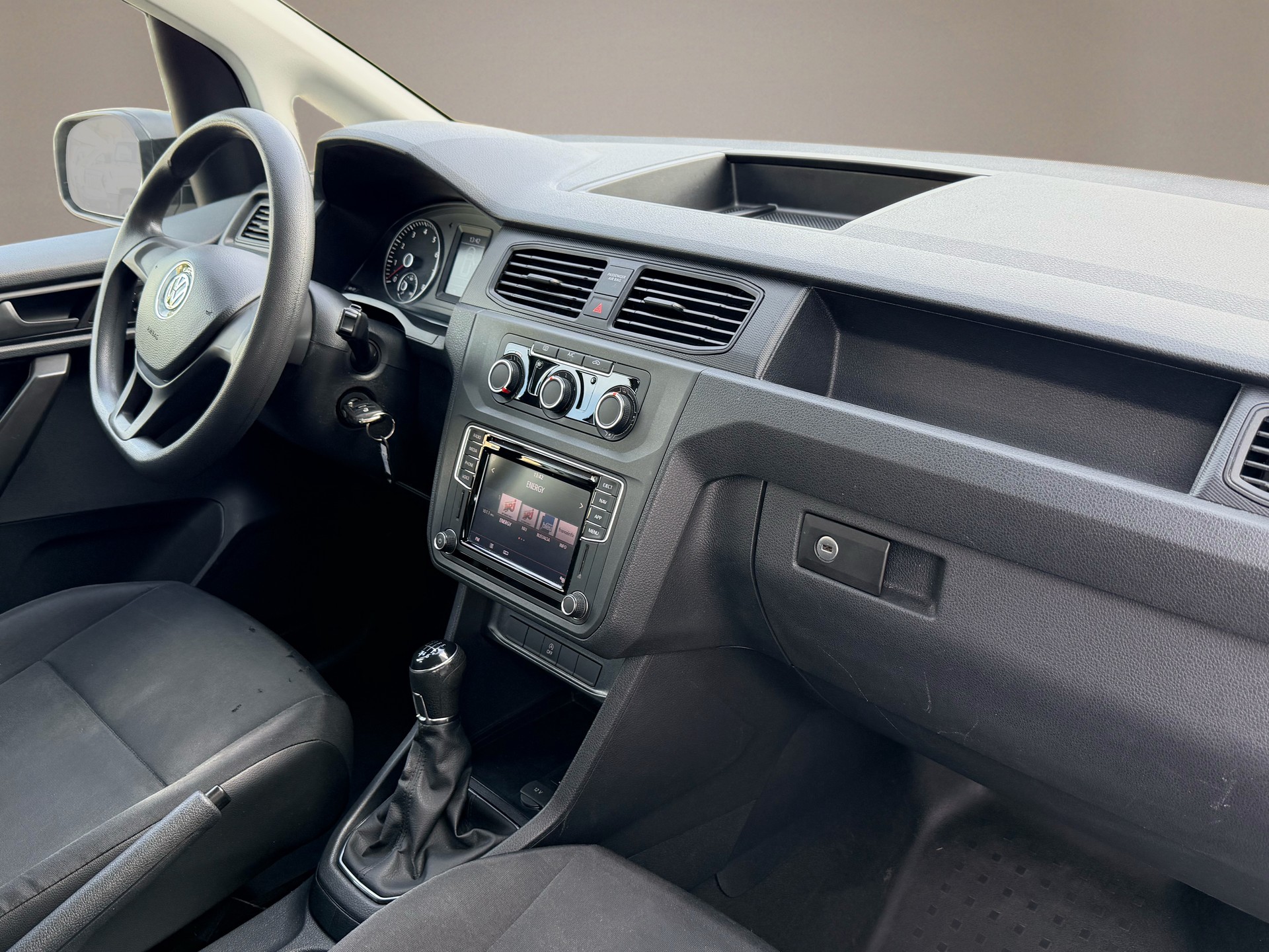 VW Caddy Maxi 1.4TSI BlueMotion Technology-image-8