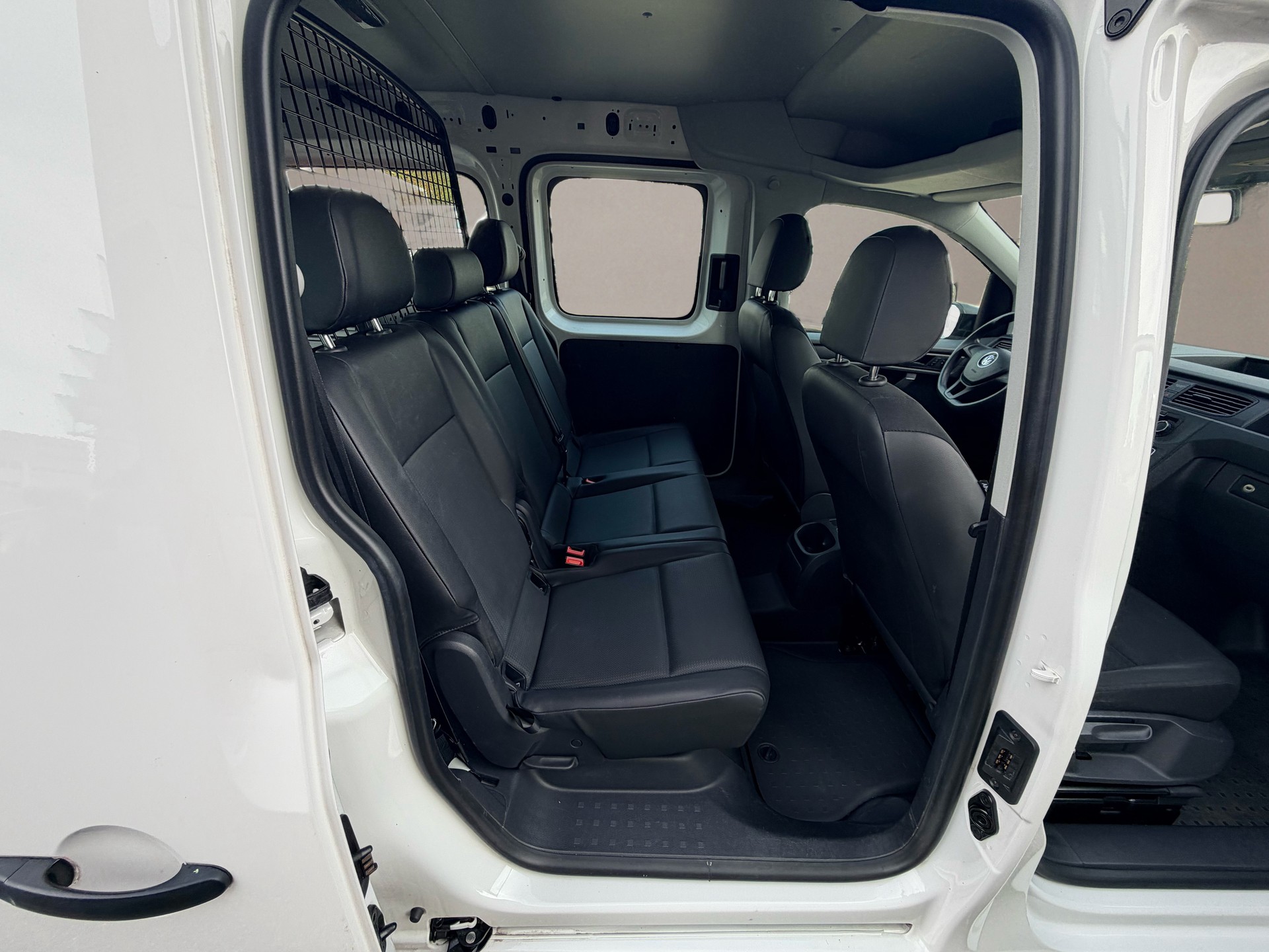 VW Caddy Maxi 1.4TSI BlueMotion Technology-image-10
