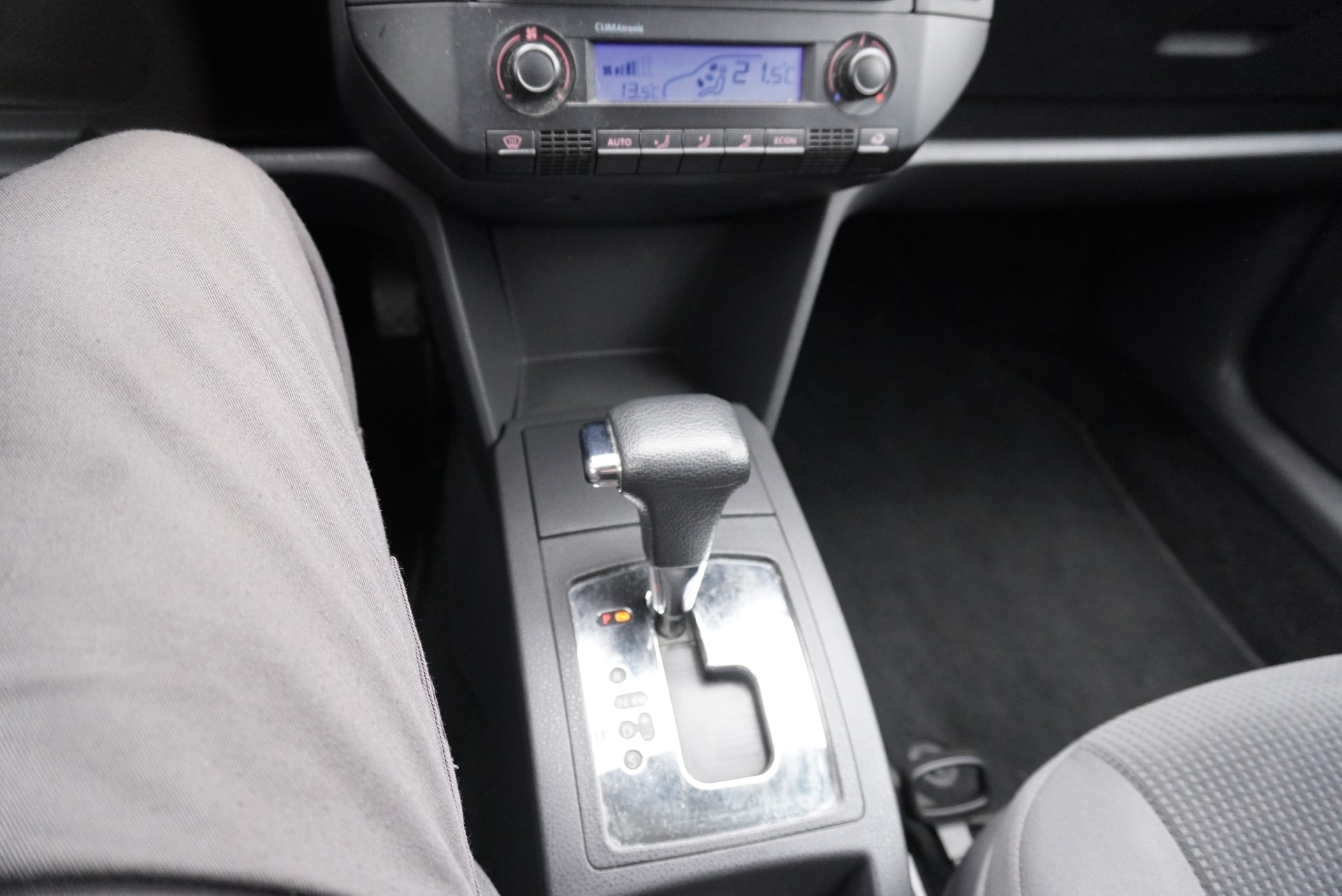 VW Polo 1.4 16V Comfortline Automatic-image-11