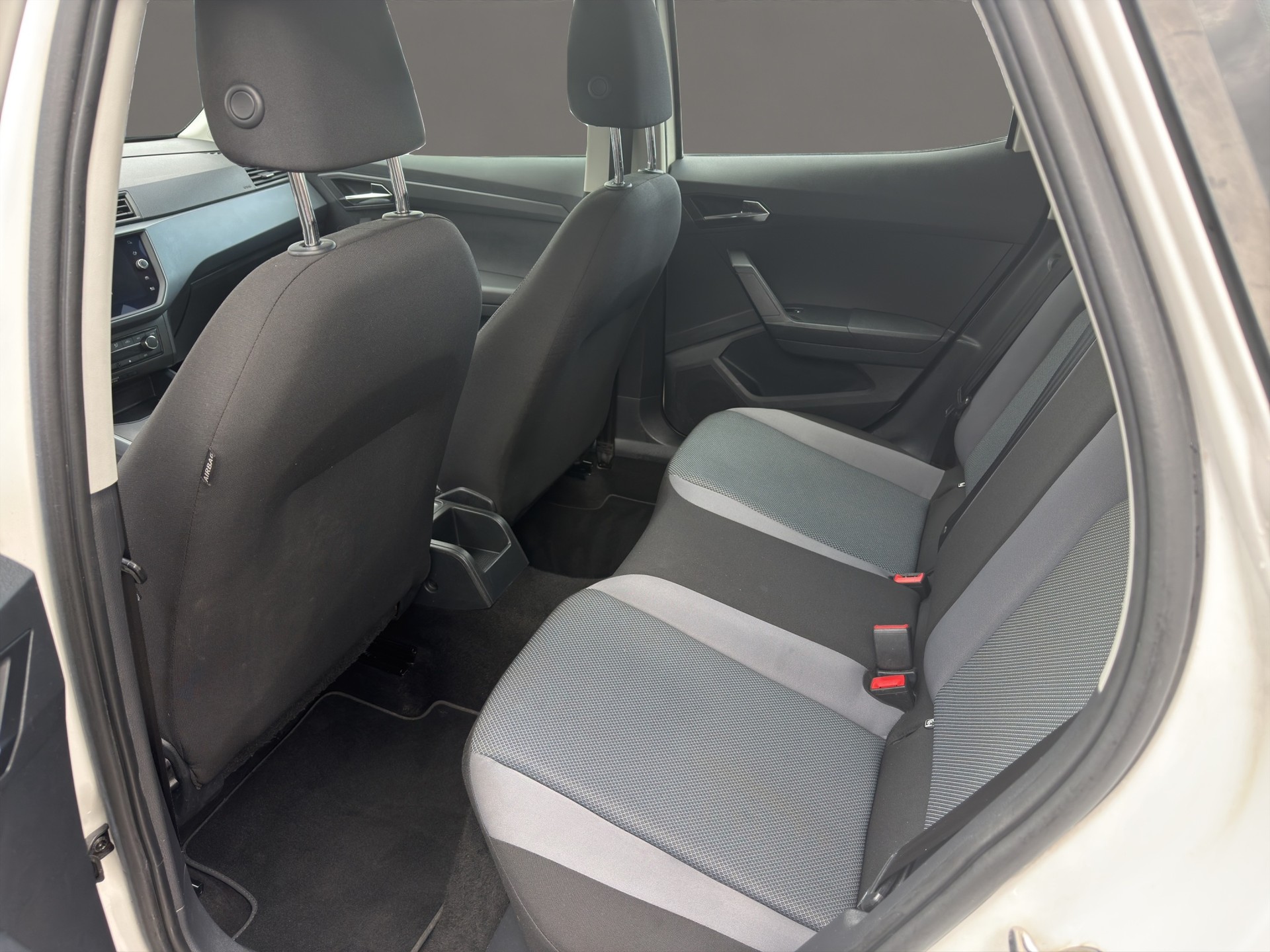 SEAT Arona 1.0 TSI Eco Style-image-11