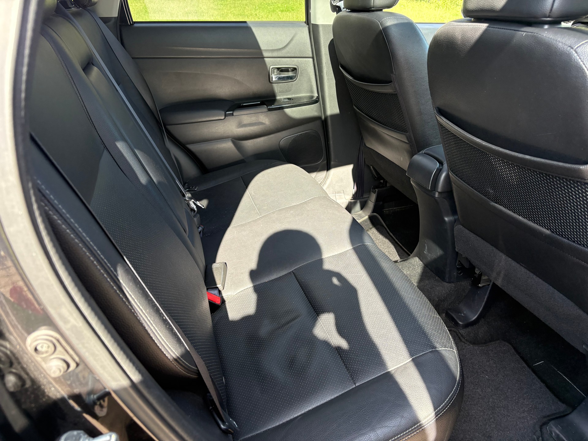 PEUGEOT 4008 1.6 HDi Allure 4WD-image-9