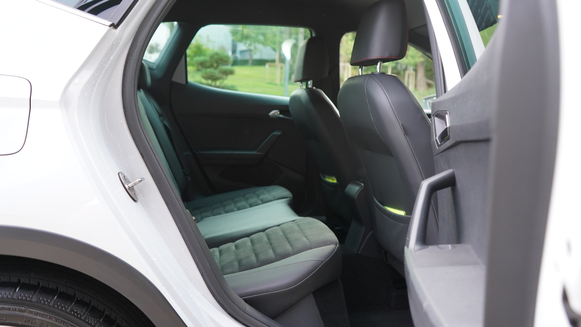 SEAT Arona 1.5 Eco TSI FR DSG-image-16