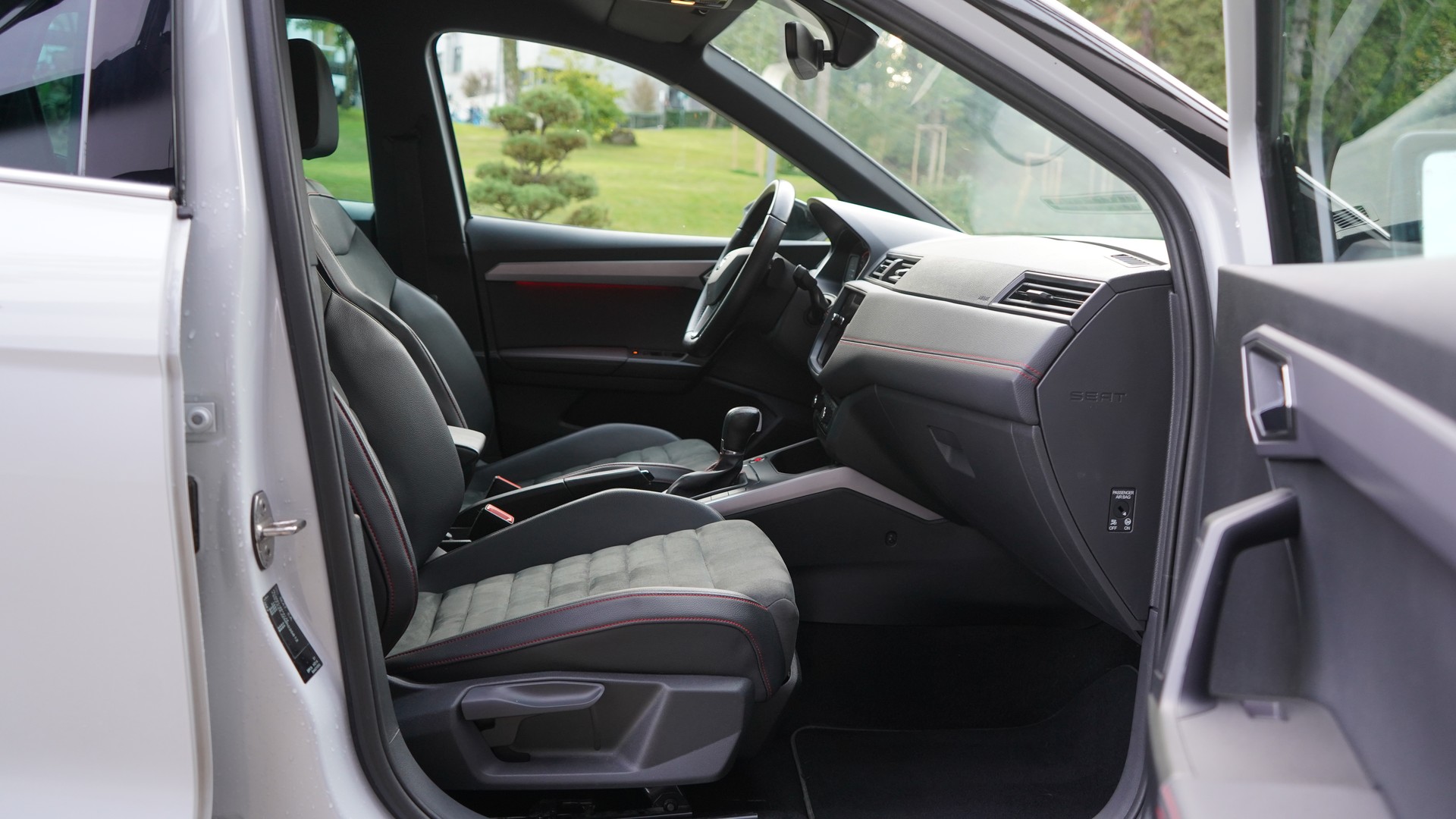 SEAT Arona 1.5 Eco TSI FR DSG-image-17