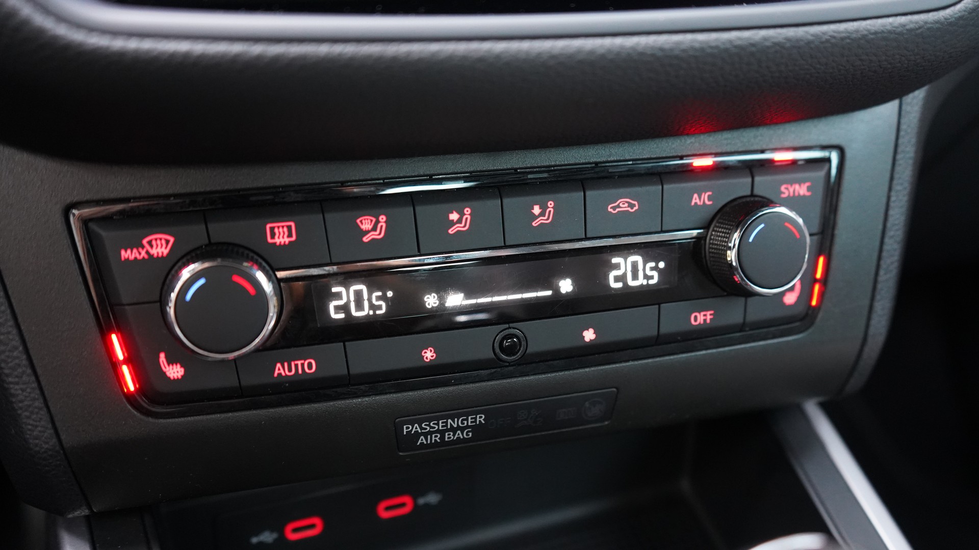 SEAT Arona 1.5 Eco TSI FR DSG-image-13