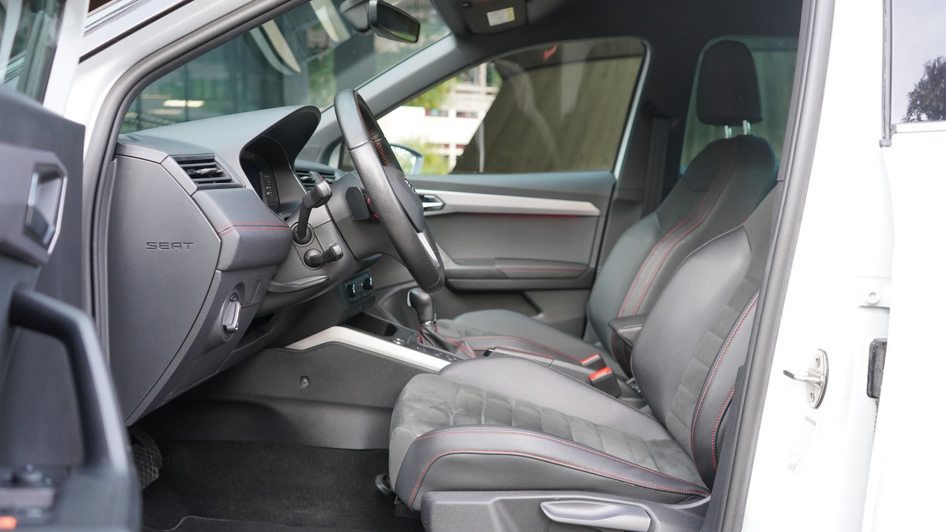 SEAT Arona 1.5 Eco TSI FR DSG-image-6