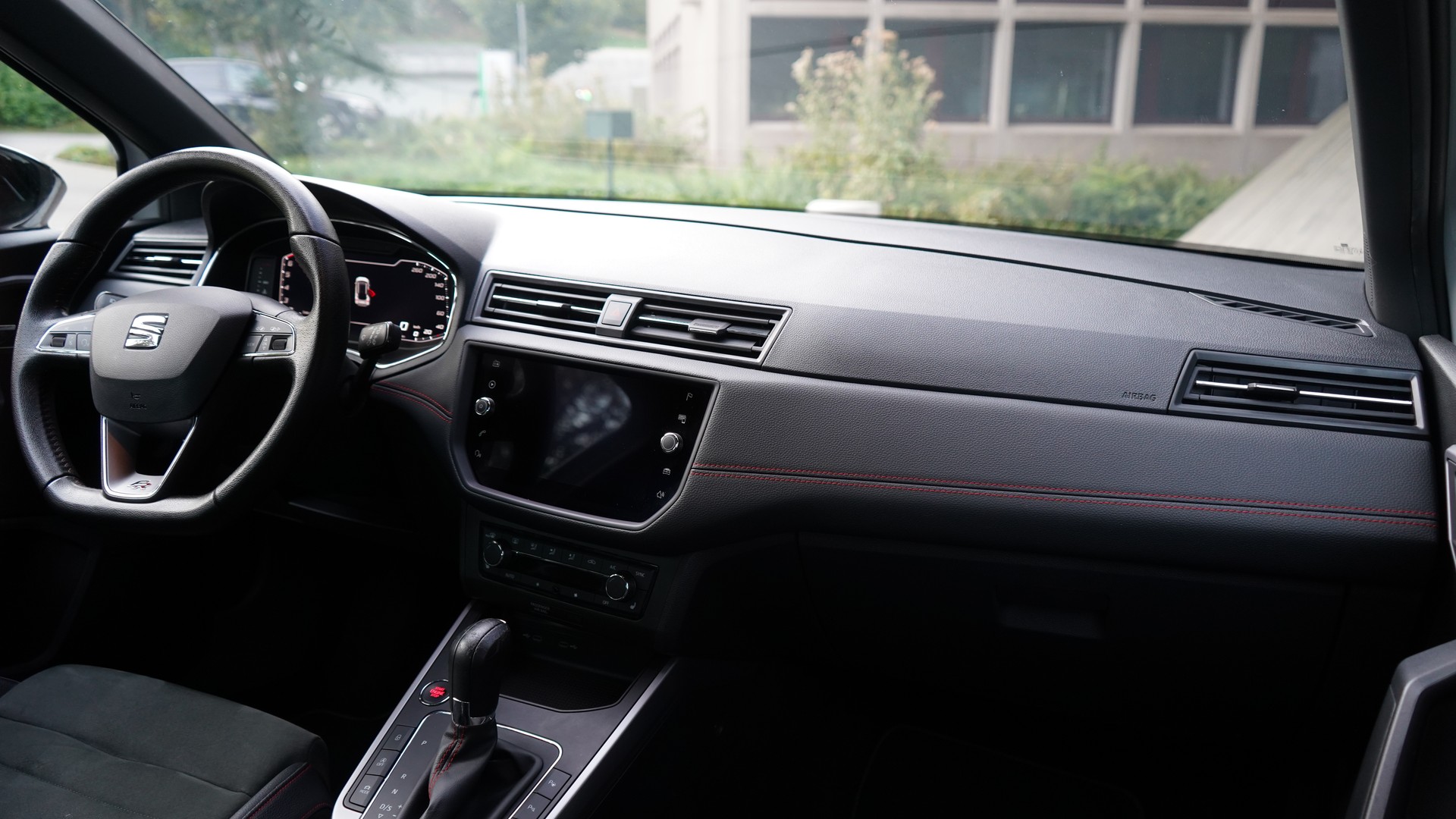SEAT Arona 1.5 Eco TSI FR DSG-image-18