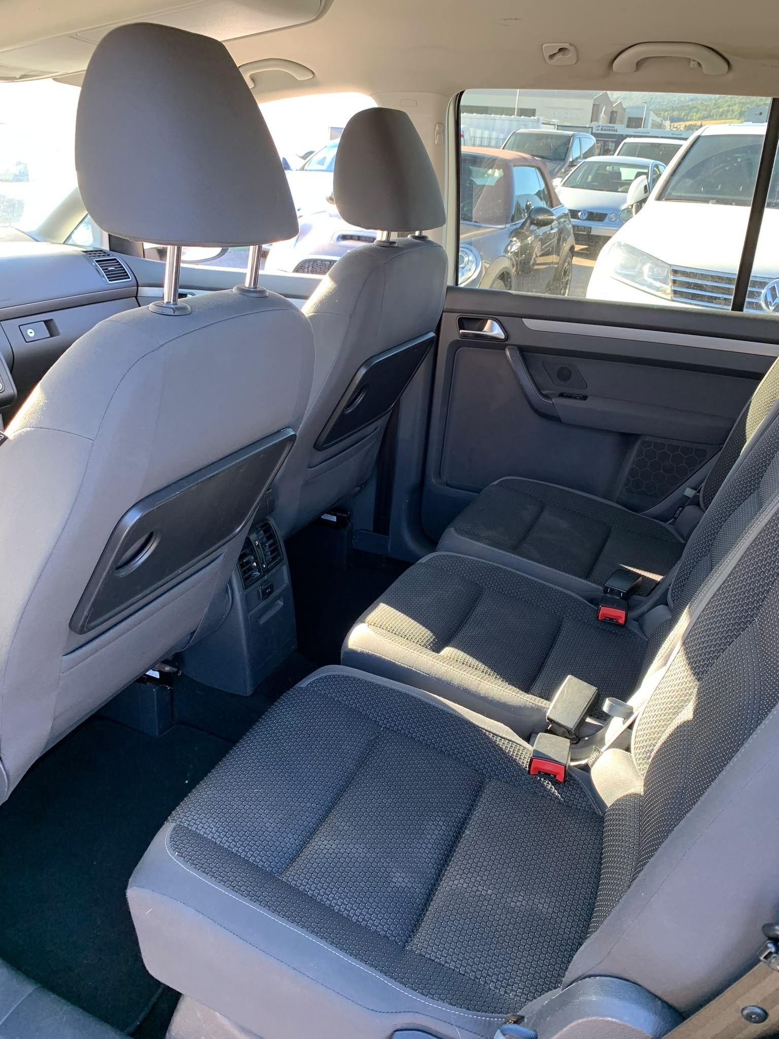 VW Touran 2.0 TDI BMT Comfortline DSG Automat (Klimatronik * Sensoren * Sitzheizung * Sensoren + Navigation * BO5)-image-15