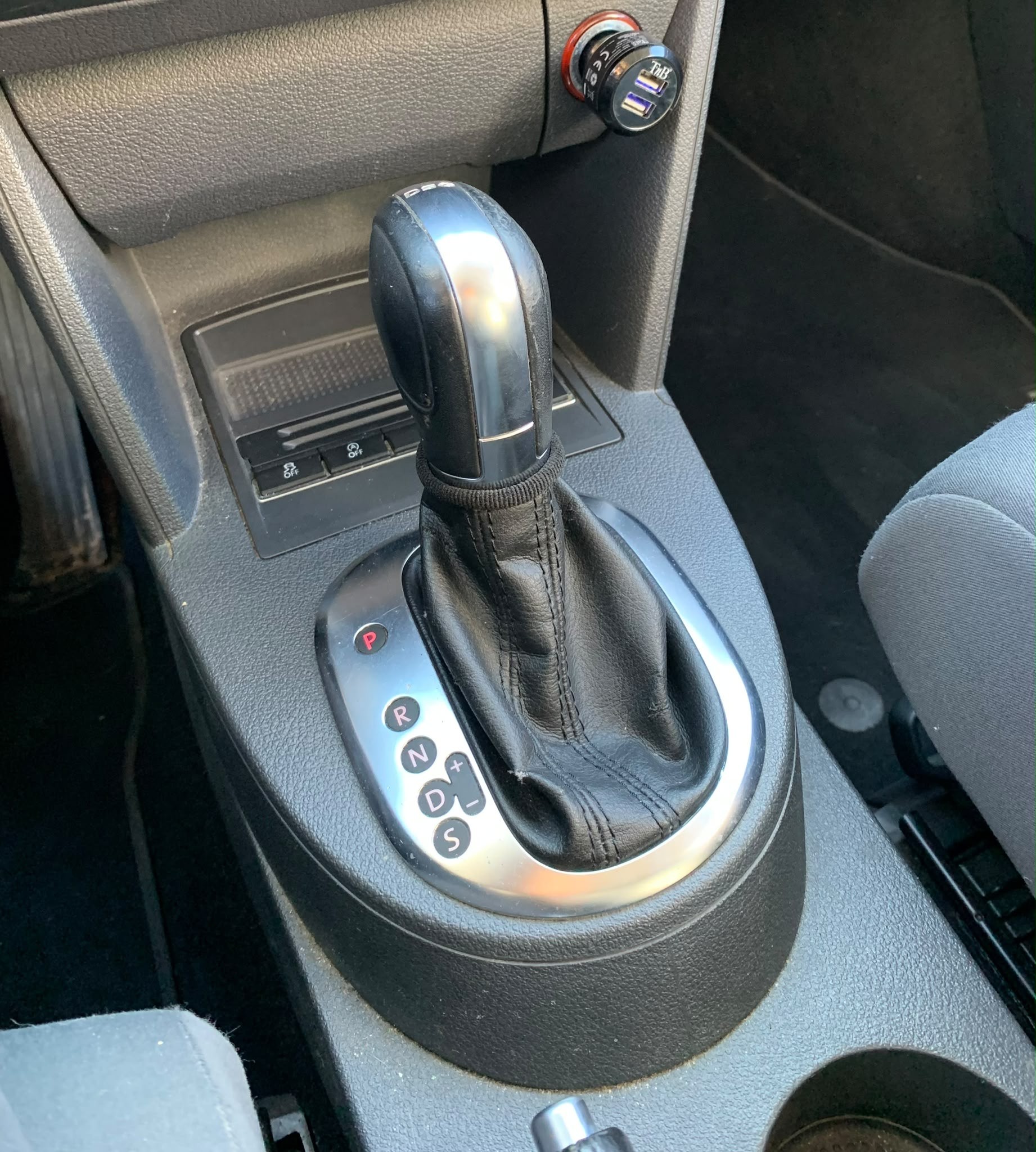 VW Touran 2.0 TDI BMT Comfortline DSG Automat (Klimatronik * Sensoren * Sitzheizung * Sensoren + Navigation * BO5)-image-12