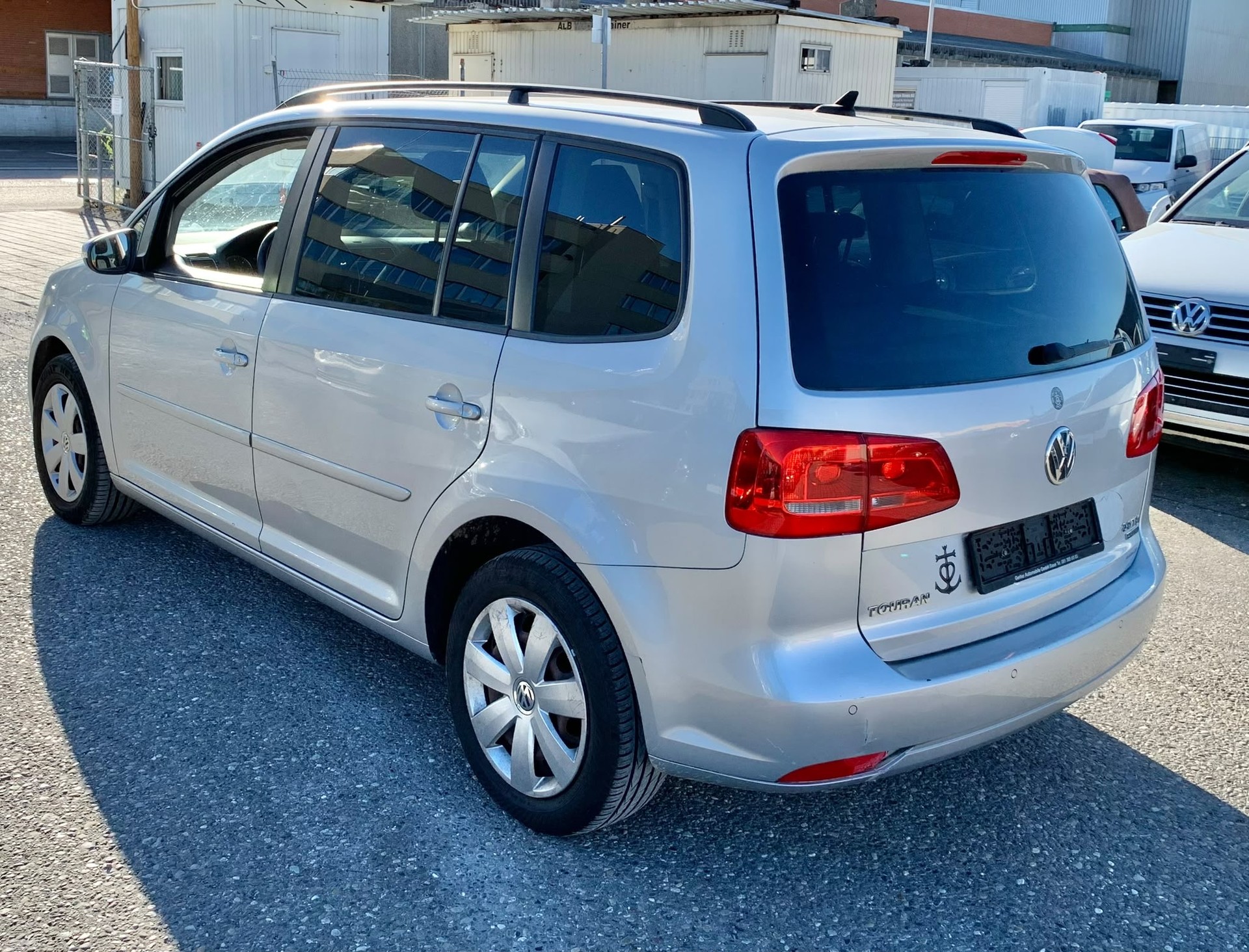 VW Touran 2.0 TDI BMT Comfortline DSG Automat (Klimatronik * Sensoren * Sitzheizung * Sensoren + Navigation * BO5)-image-6