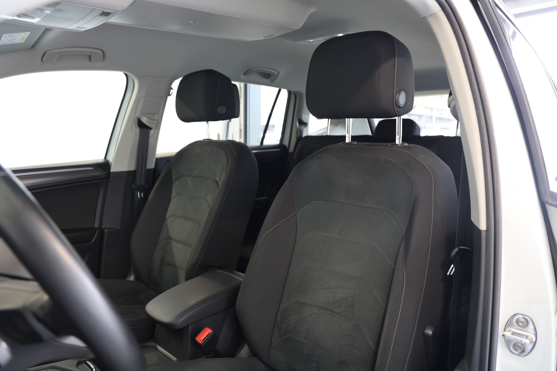 VW Tiguan Allspace 2.0 TDI SCR Elegance DSG-image-6