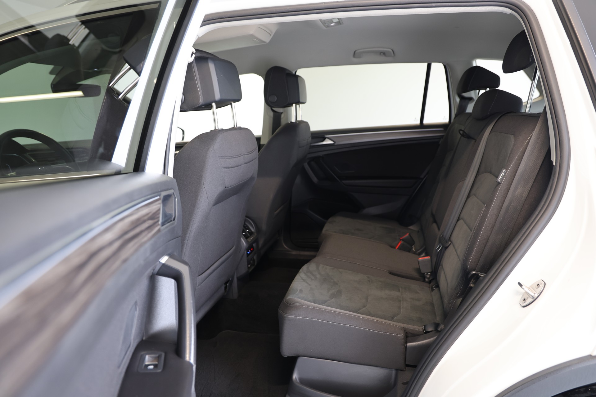 VW Tiguan Allspace 2.0 TDI SCR Elegance DSG-image-14